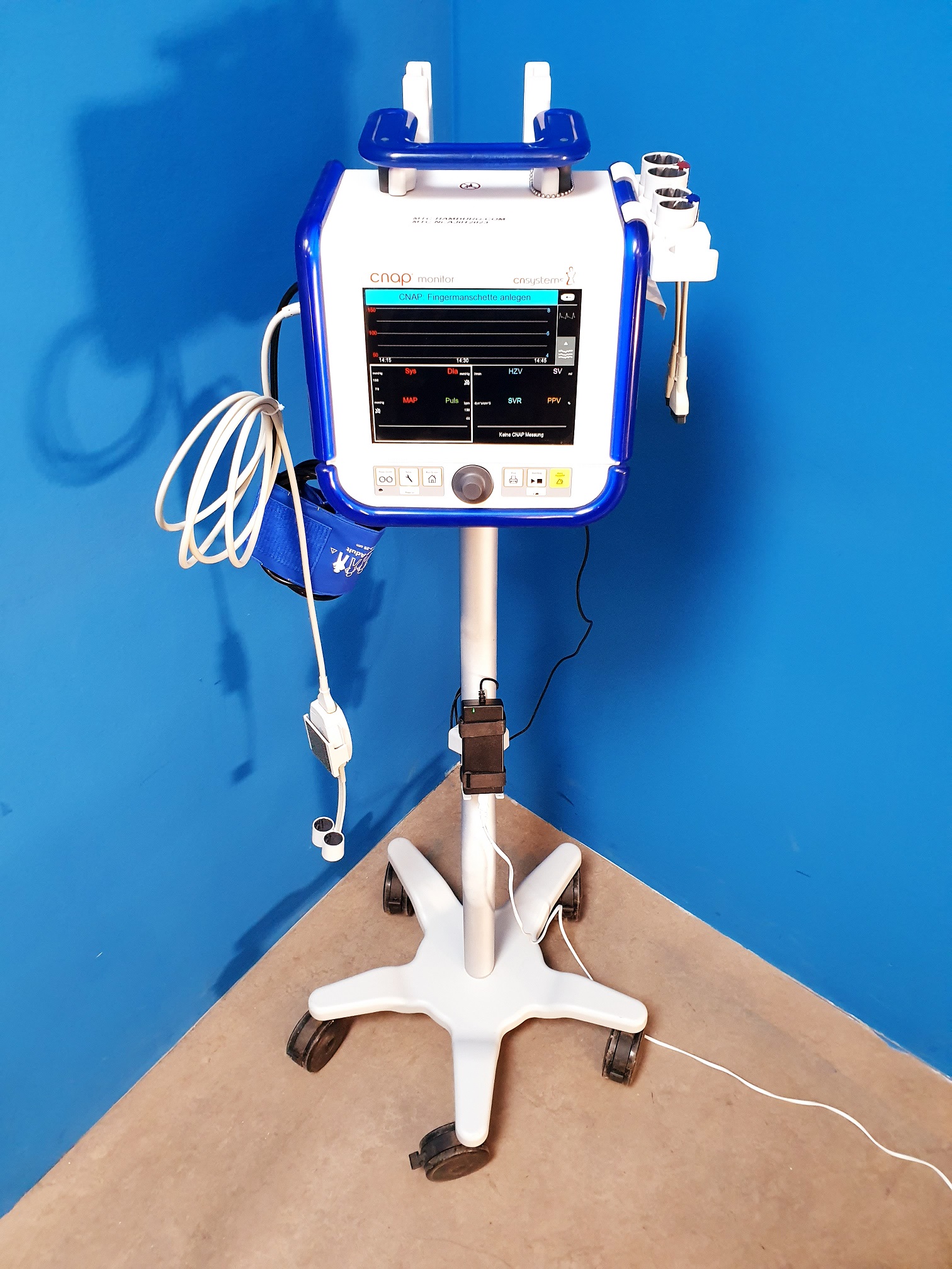 CNSystems CNAP Monitor 500 by CNSystems Continuous Noninvasive Blood Pressure Monitoring DOM 2015 thumbnail 11