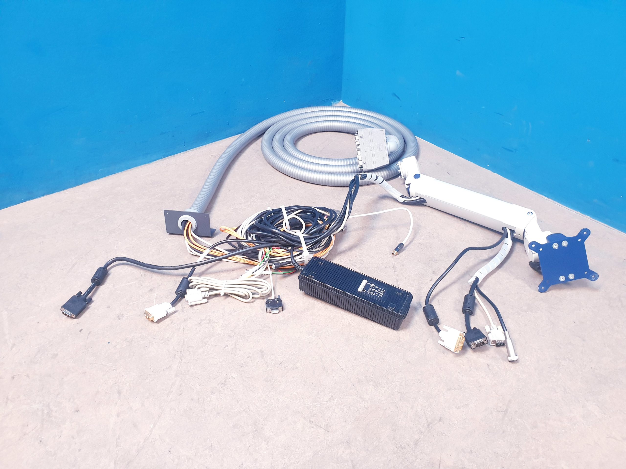 Storz Monitorhalter – Storz mit Kabel — image 1 of 13