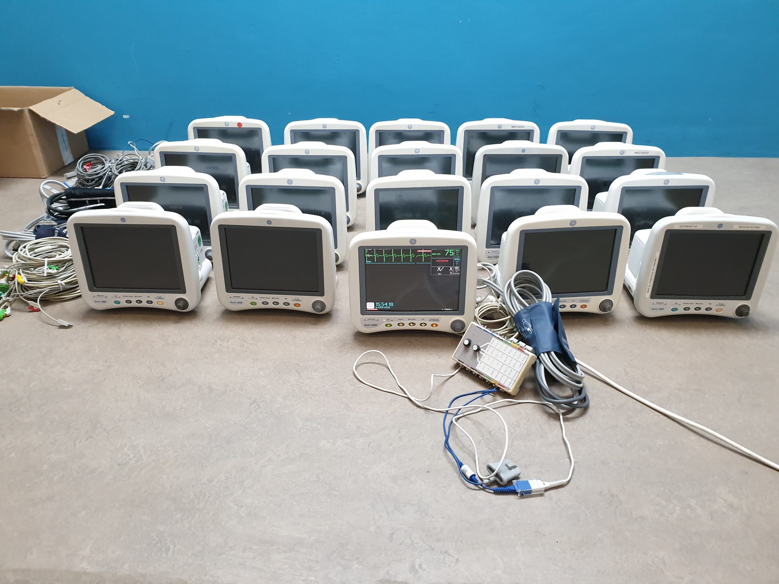 GE Dash 4000 Patientenüberwachungsmonitor // Überwachungsmonitor mit SpO2, NiBp und EKG thumbnail 2
