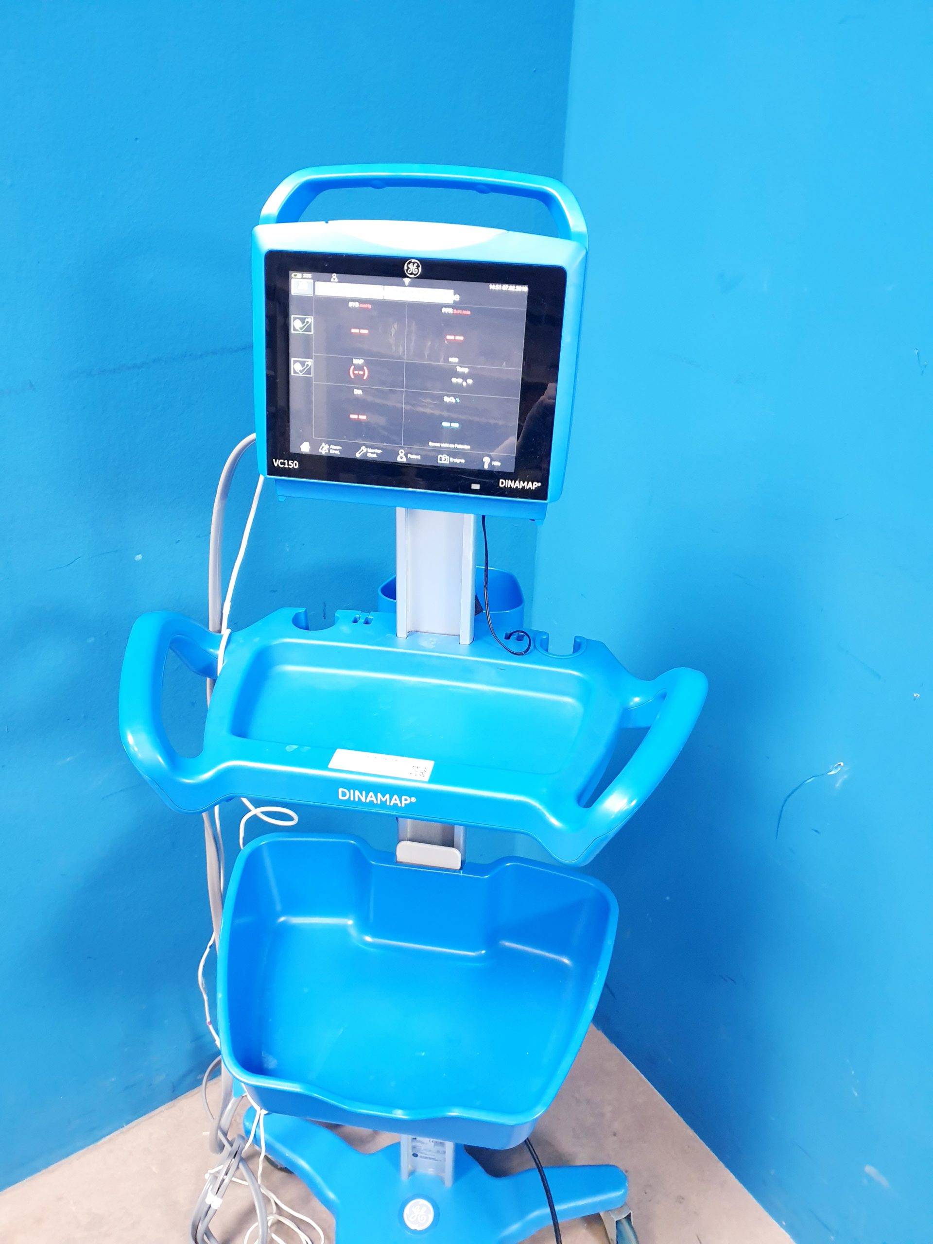 GE Carescape VC150 SpO2 + NiBp Vitaldatenmonitor mit Gerätewagen thumbnail 3