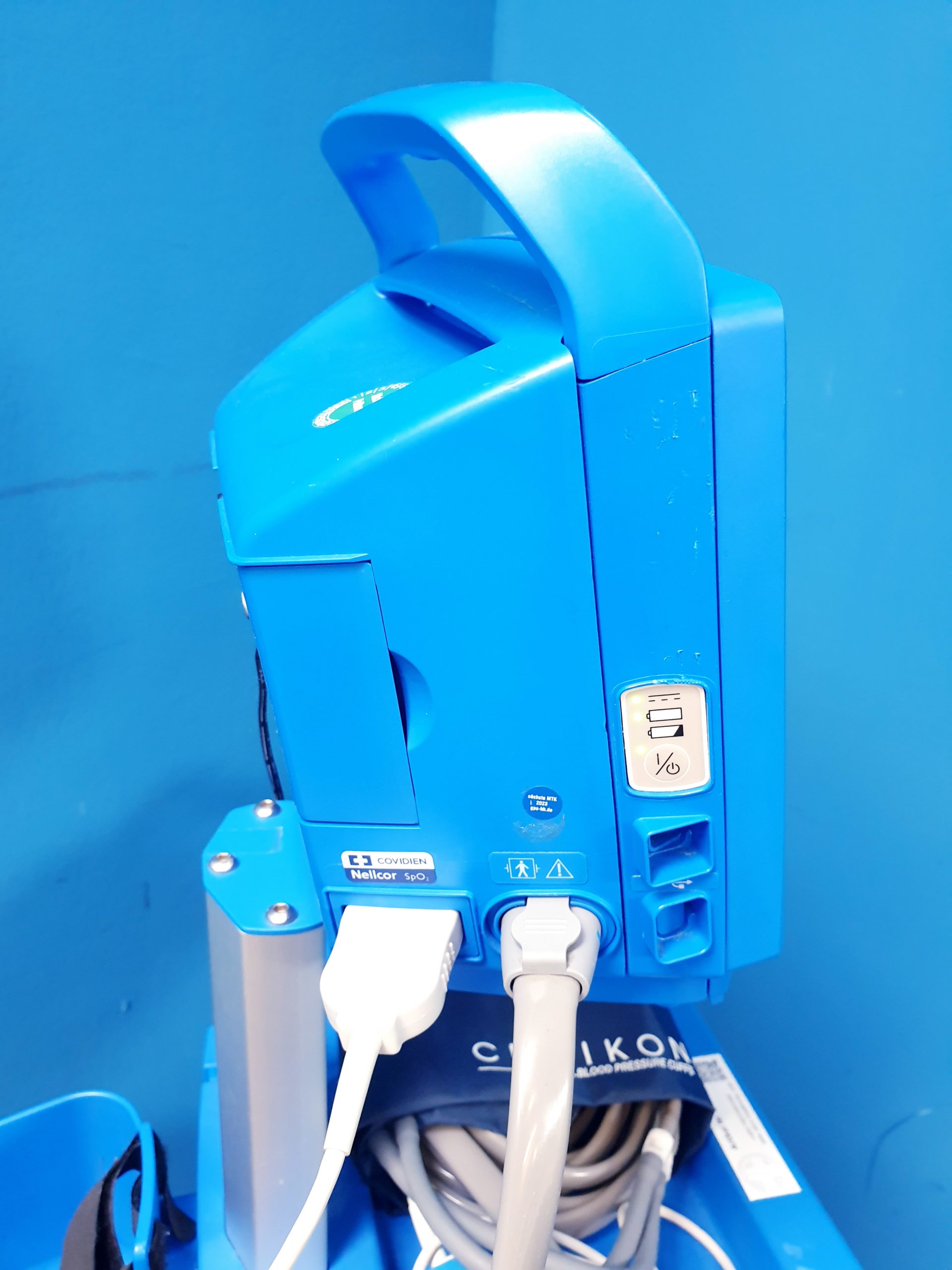 GE Carescape VC150 SpO2 + NiBp Vitaldatenmonitor mit Gerätewagen thumbnail 12