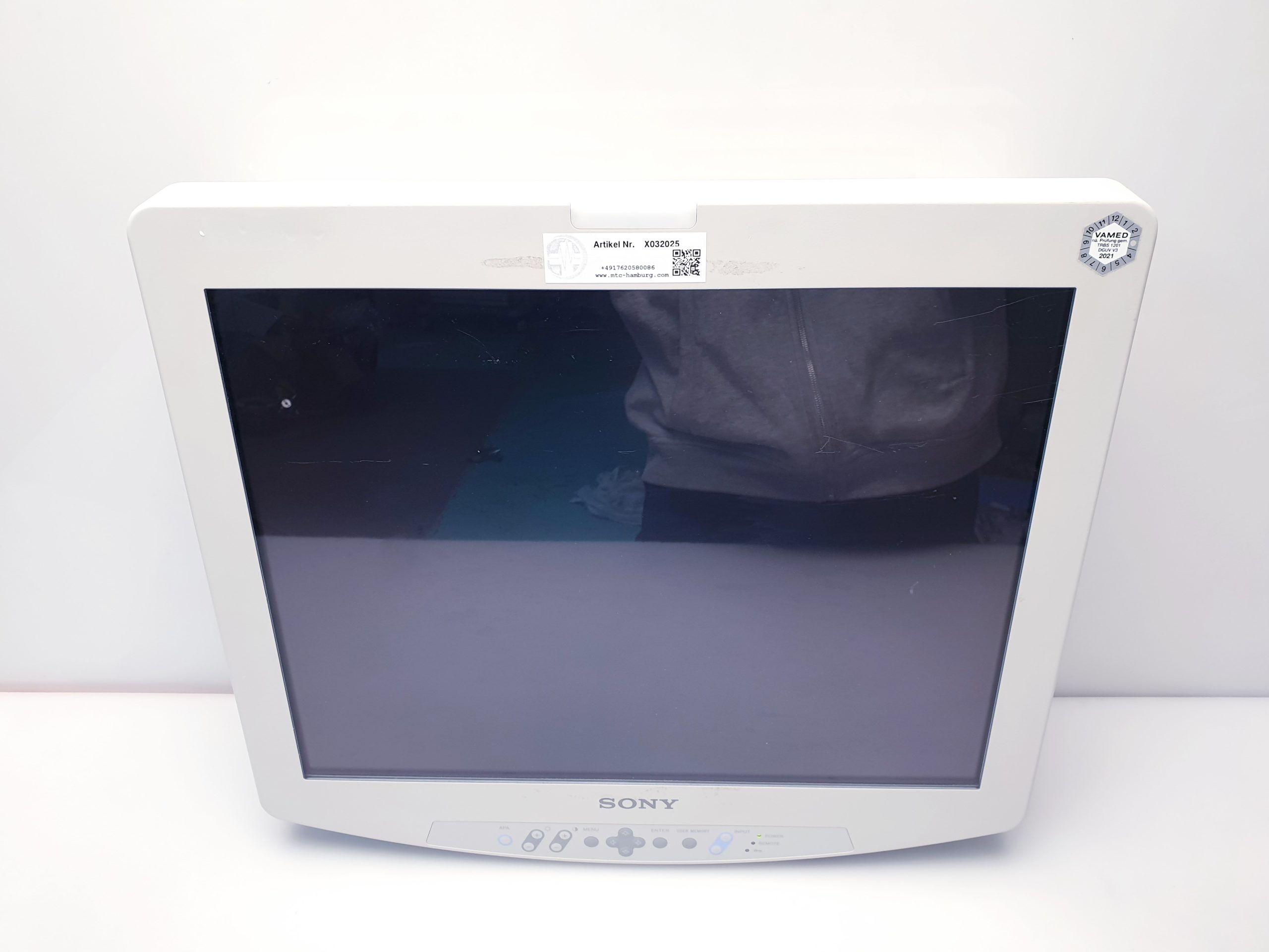 Sony LMD-2140MD LCD Monitor 21 — image 1 of 15