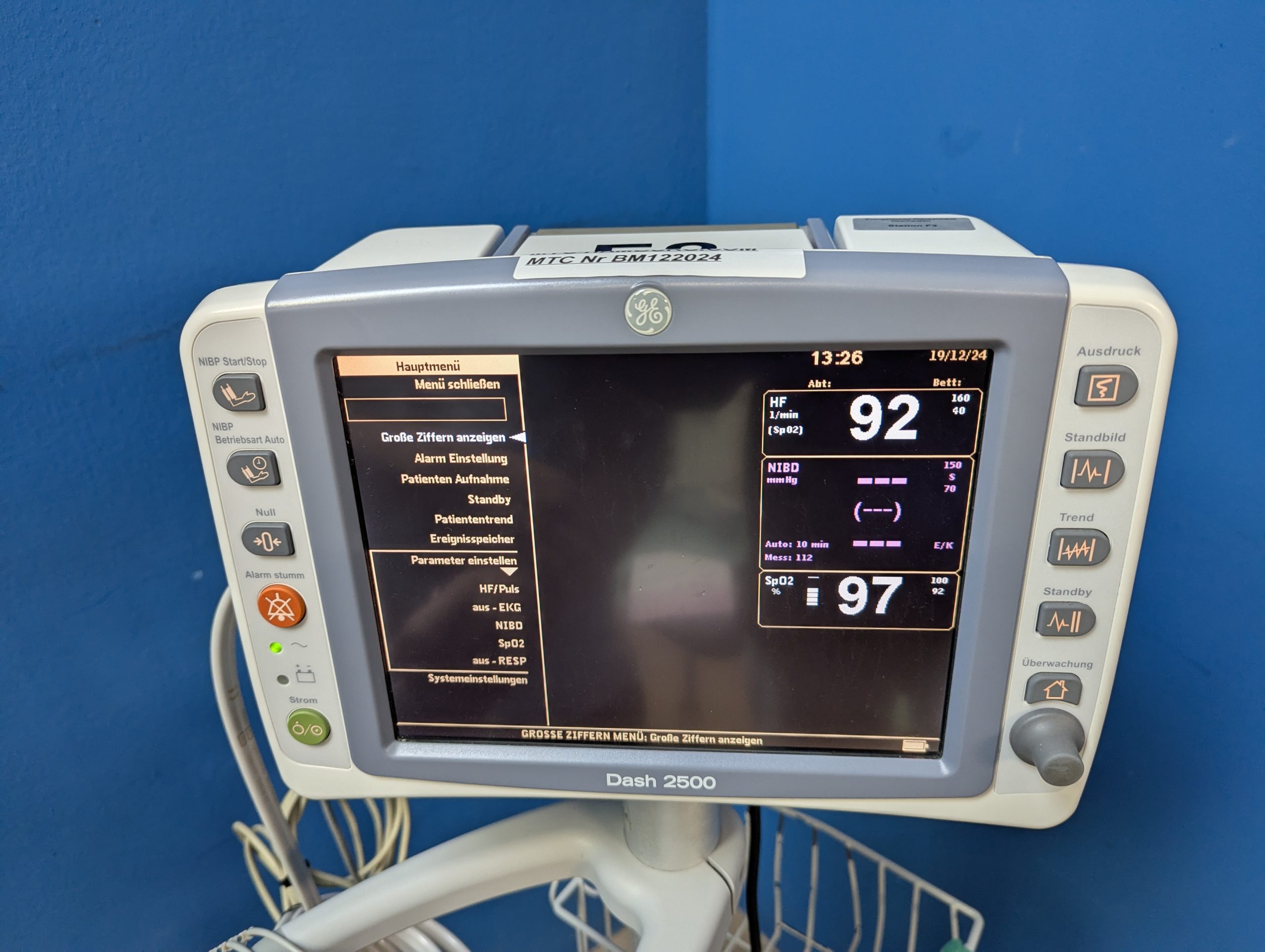GE Dash 2500 Patienten Monitor-Überwachungsmonitor mit Fahrgestell thumbnail 4