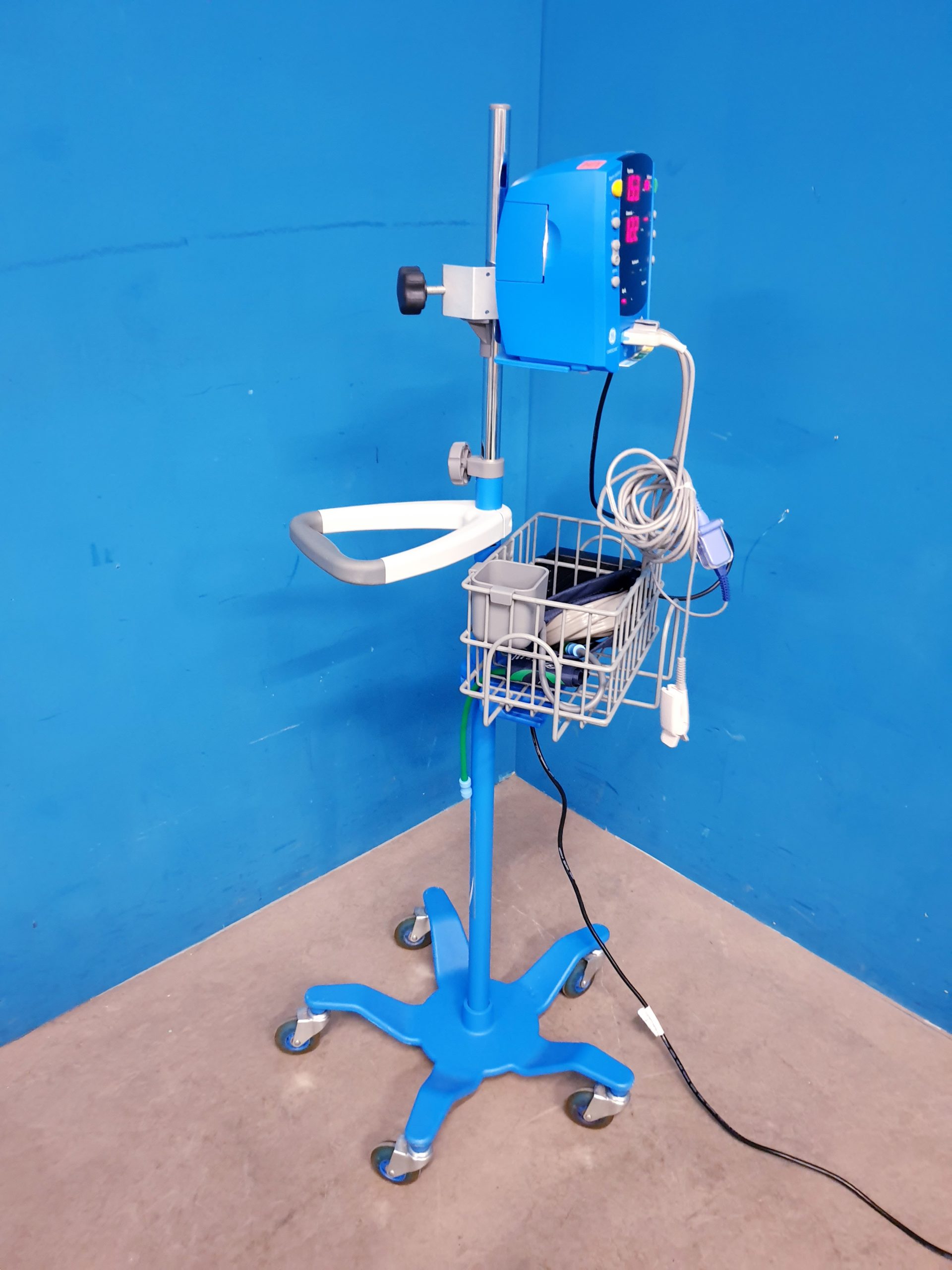 GE Carescape V100 V 100 Patientenmonitor – Fahrbar thumbnail 9