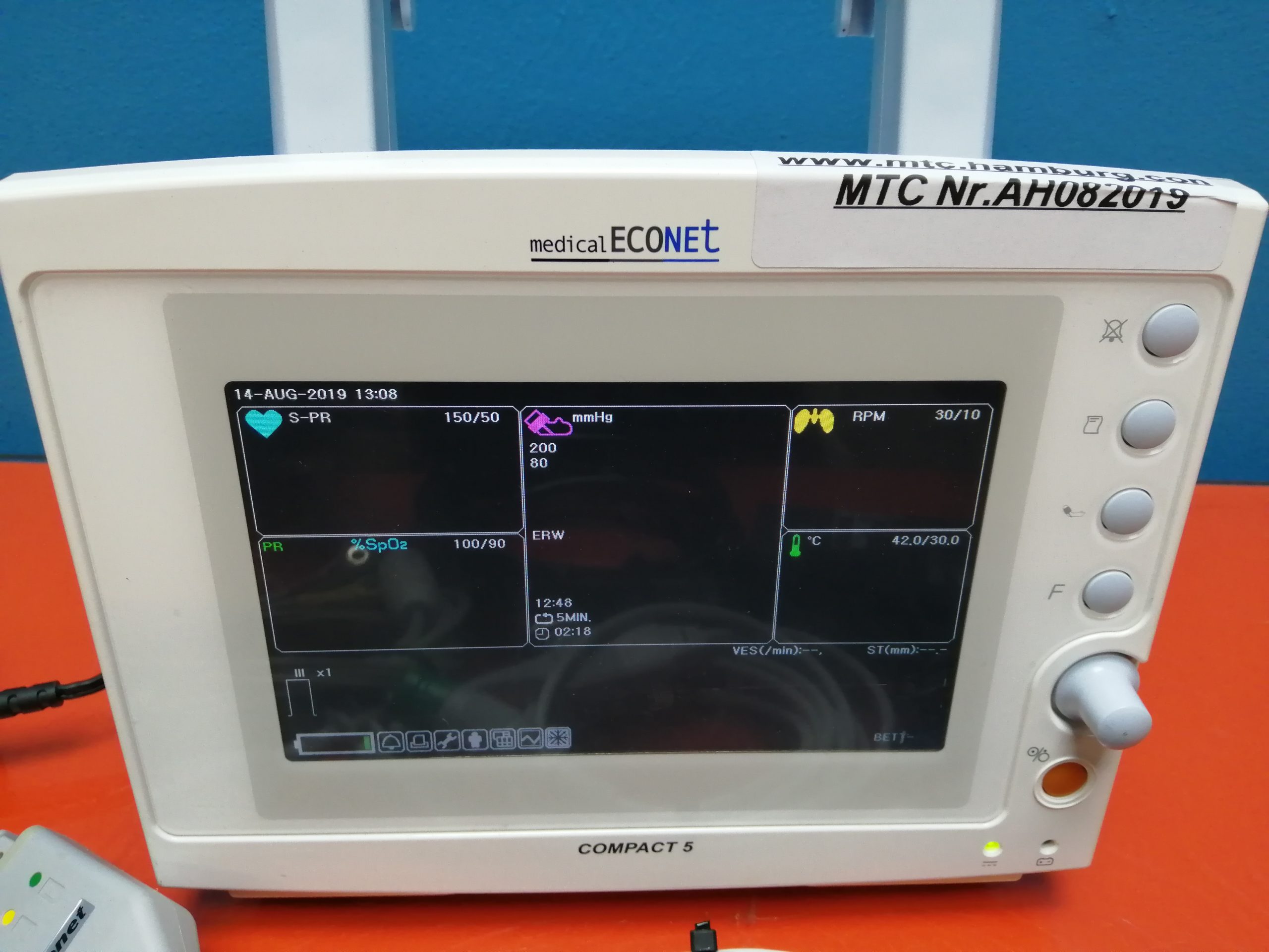 medical ECONET Compact 5 Tragbarer Patientenmonitor / Überwachungsmonitor mit Zubehör thumbnail 8