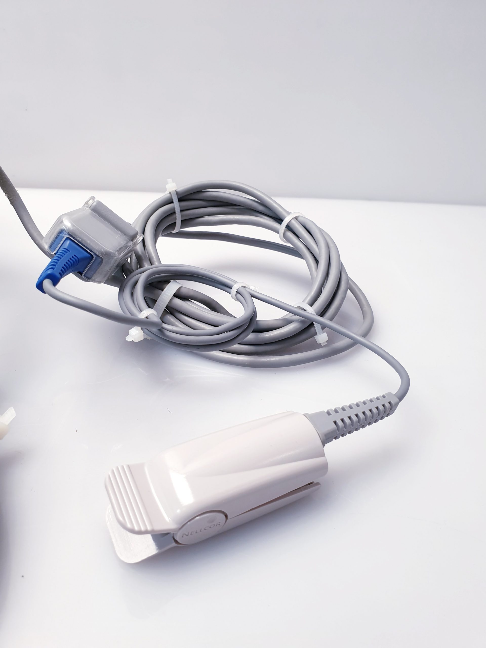 GE Dash 4000 Patientenüberwachungsmonitor Überwachungsmonitor mit SpO2, NiBp und EKG thumbnail 4