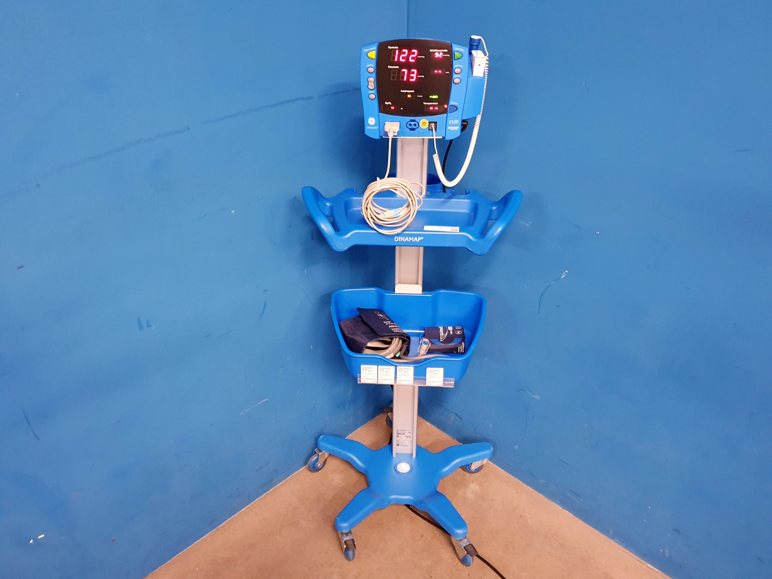 GE Carescape V100 Patientenmonitor — image 1 of 10