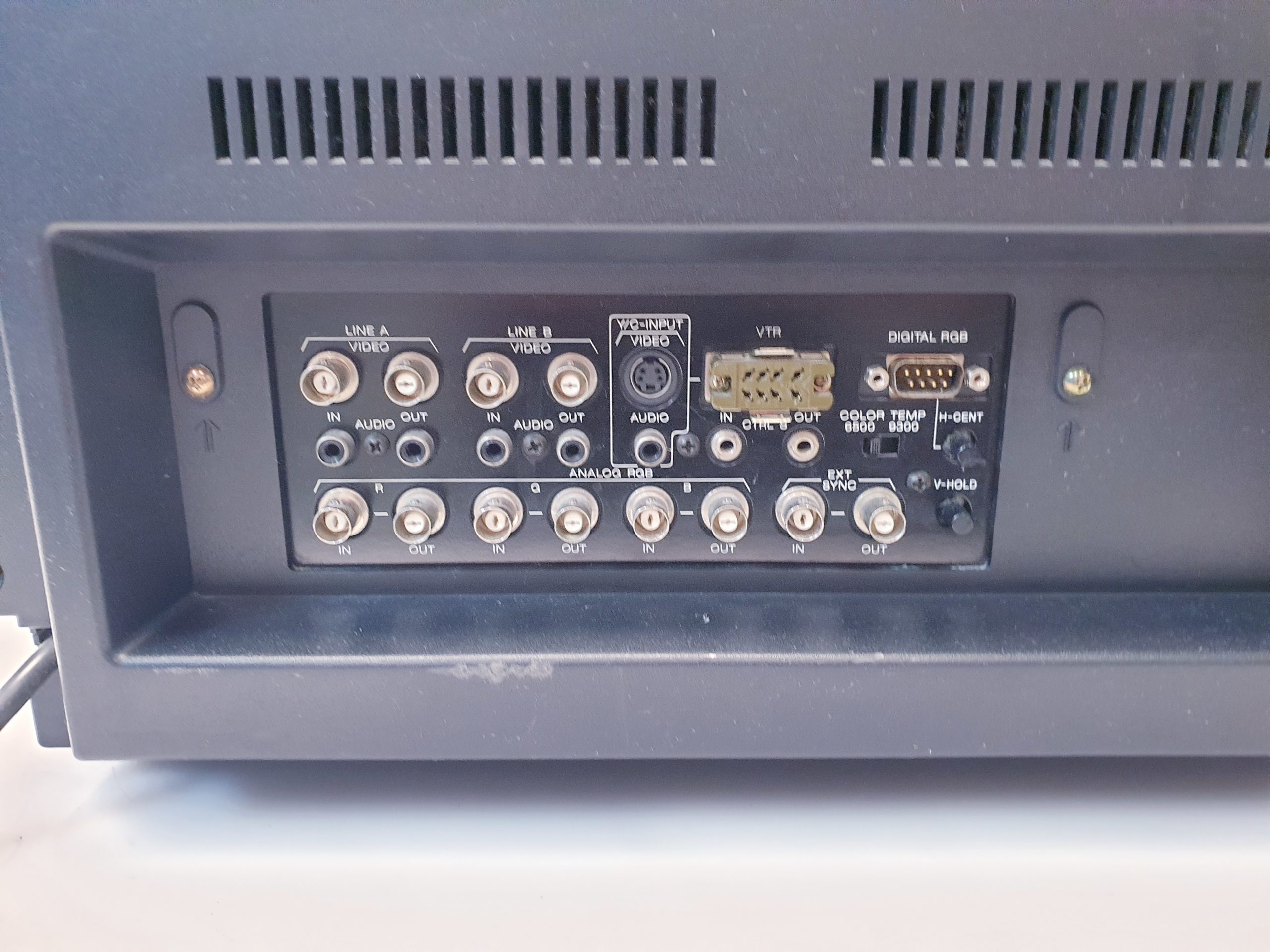 Sony Trinitron PVM-2043MD 20-Zoll-CRT-Monitor thumbnail 13