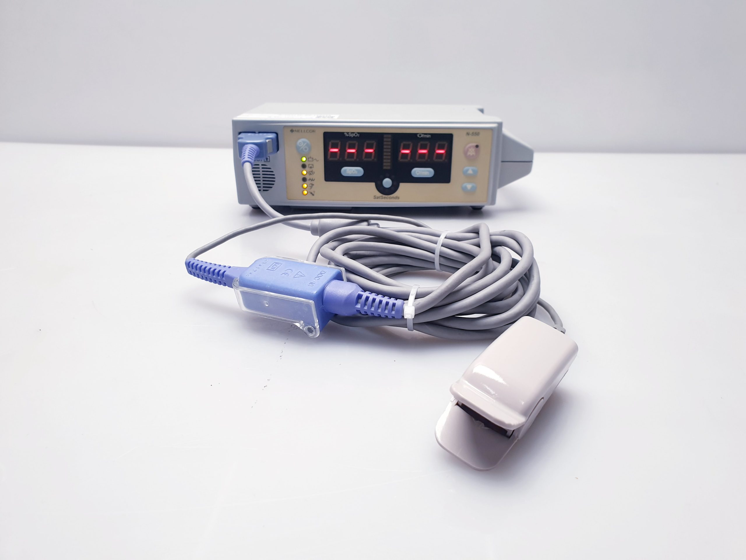 Nellcor N-550 N550 SpO2 Pulse Oximeter — image 1 of 8