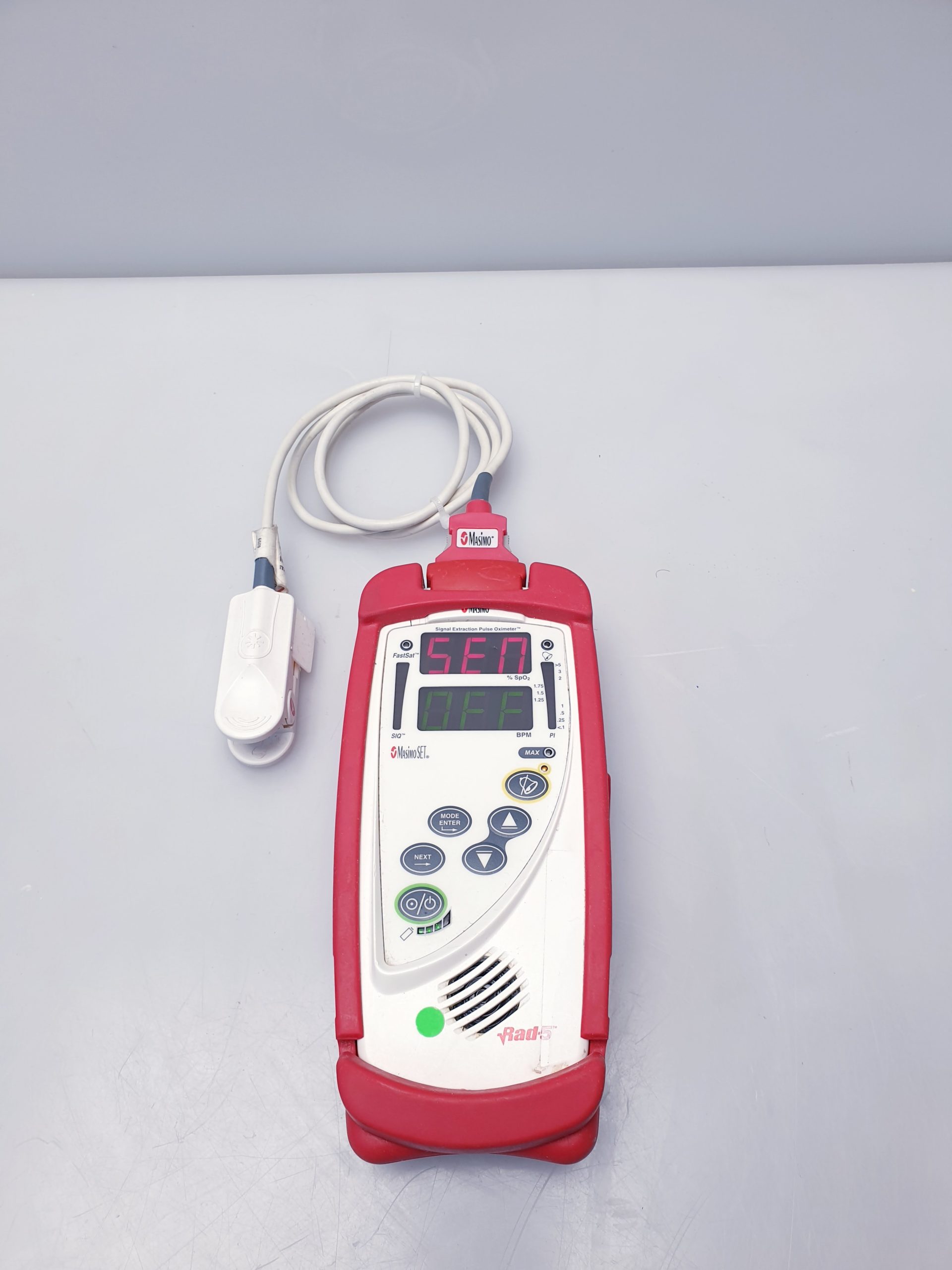 Masimo Rad-5 Rad5 Mobiles Pulsoximeter mit Fingersensor SpO2 Pulsoxymeter — image 1 of 13