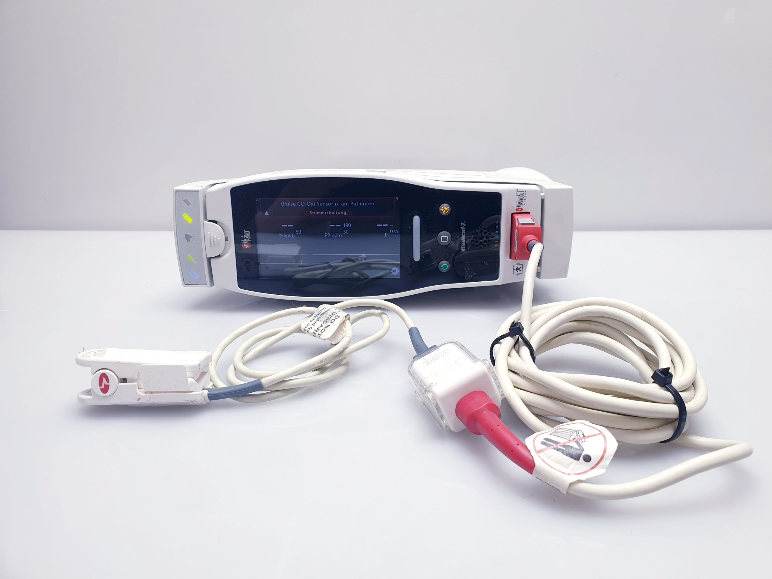 Masimo Radical 7 Rainbow Radical-7 SpO2 Monitor mit Sensor — image 1 of 1