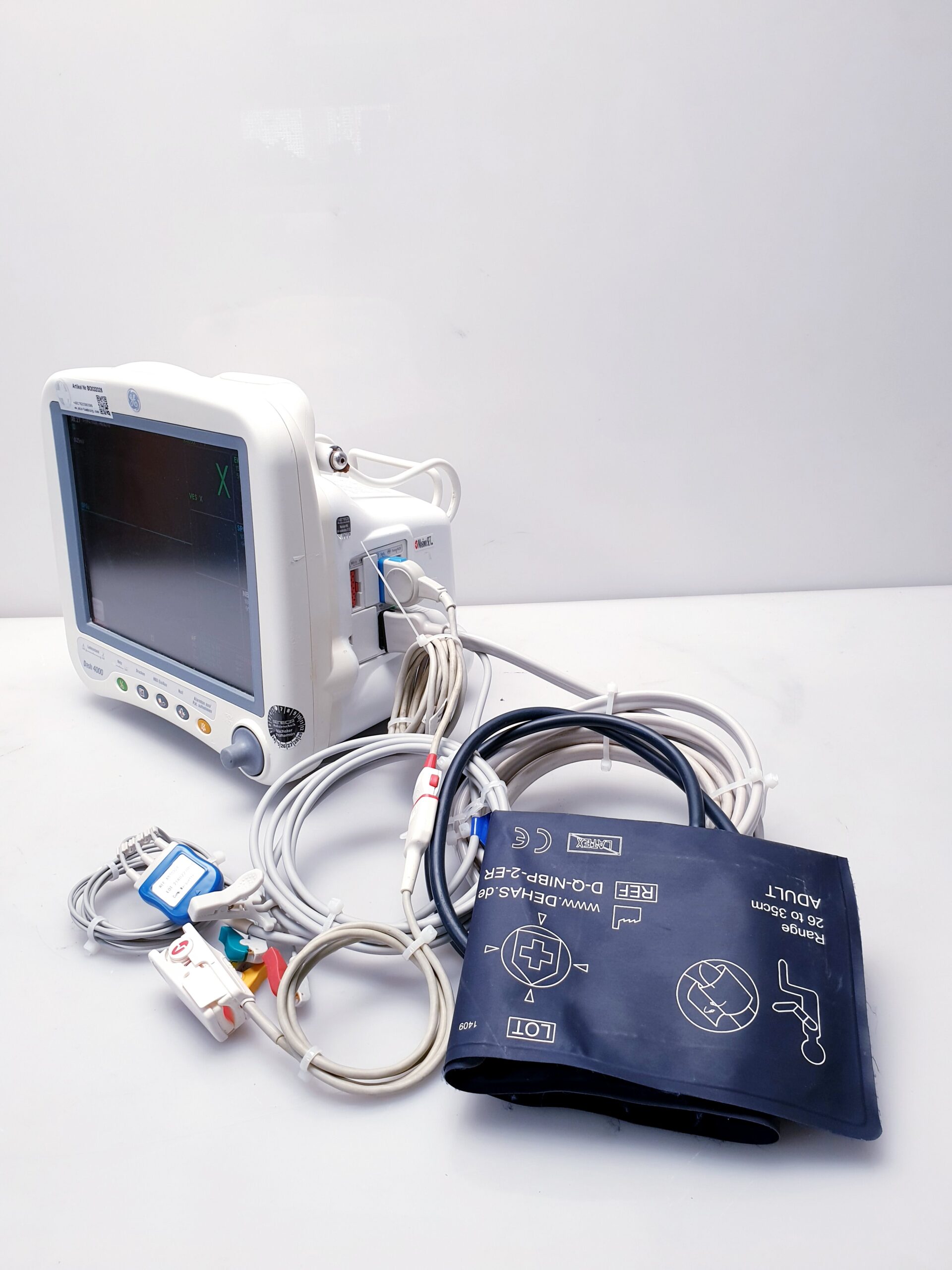 GE Dash 4000 Patientenüberwachungsmonitor Überwachungsmonitor mit SpO2, NiBp — image 1 of 10