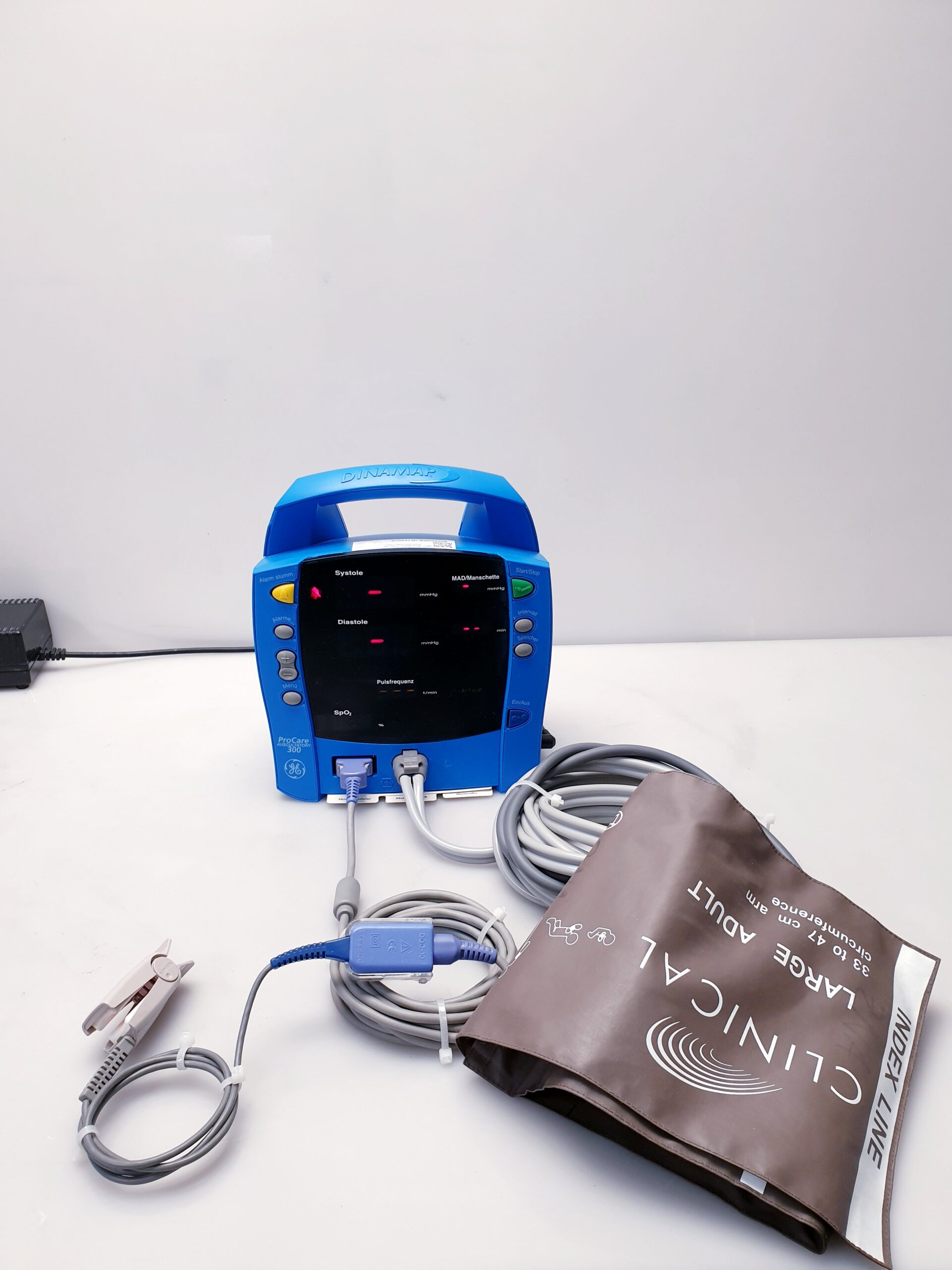 GE Dinamap ProCare Auscultatory 300 Patientenmonitor mit Zubehör thumbnail 2