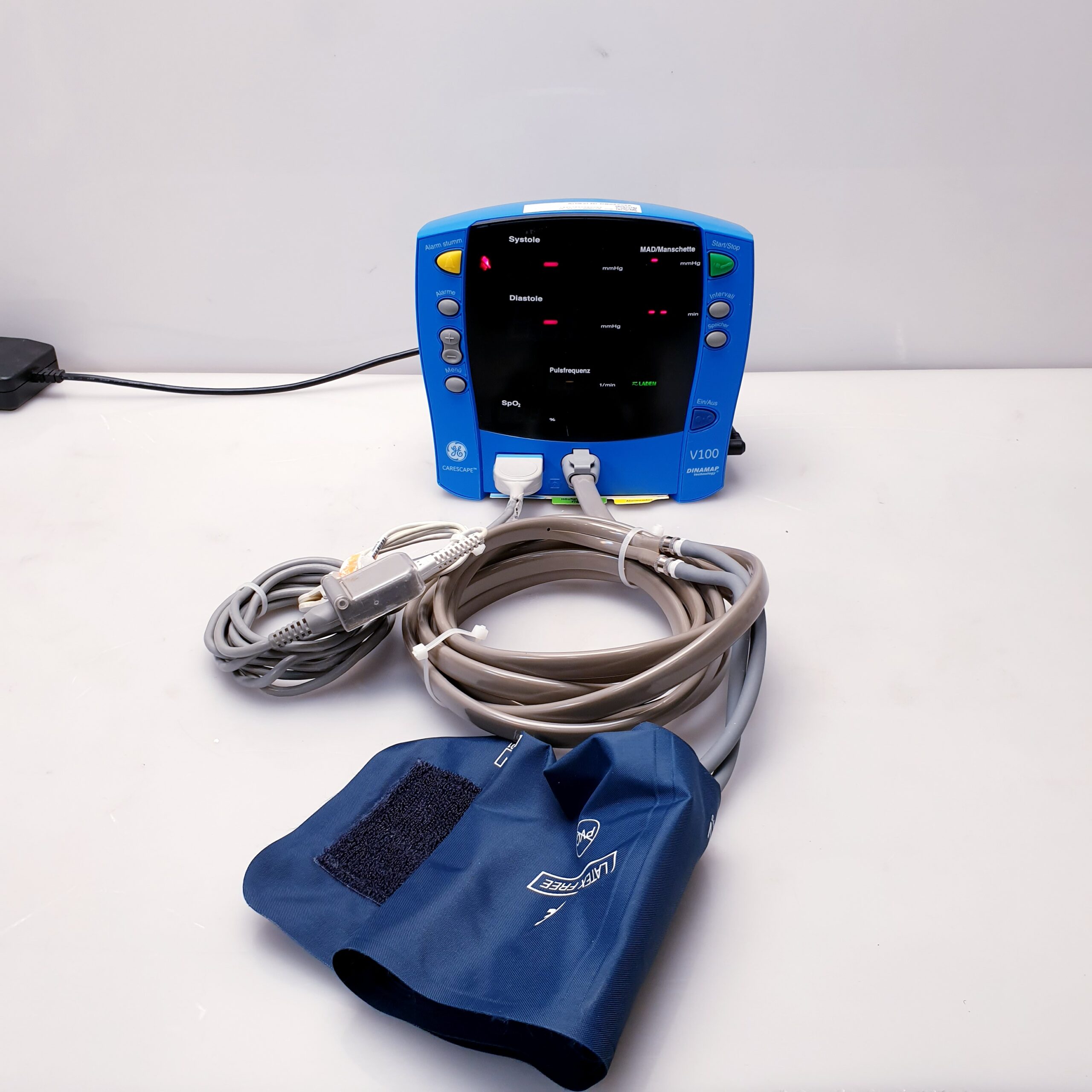 GE V100-V 100 Patientenmonitor Überwachungsmonitor — image 1 of 16