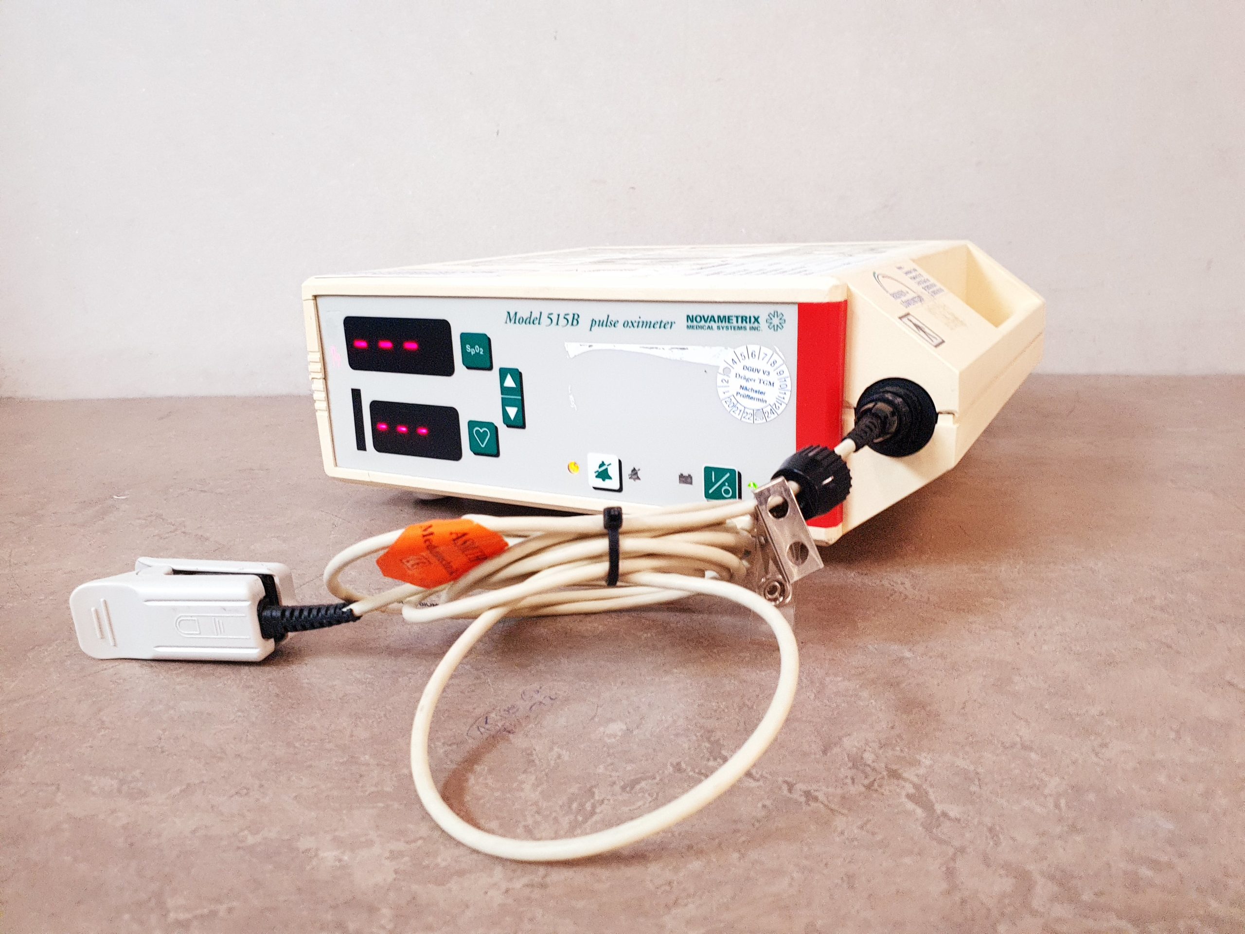 NOVAMETRIX 515B 515 B Pulseoxymeter mit Fingersensor thumbnail 5