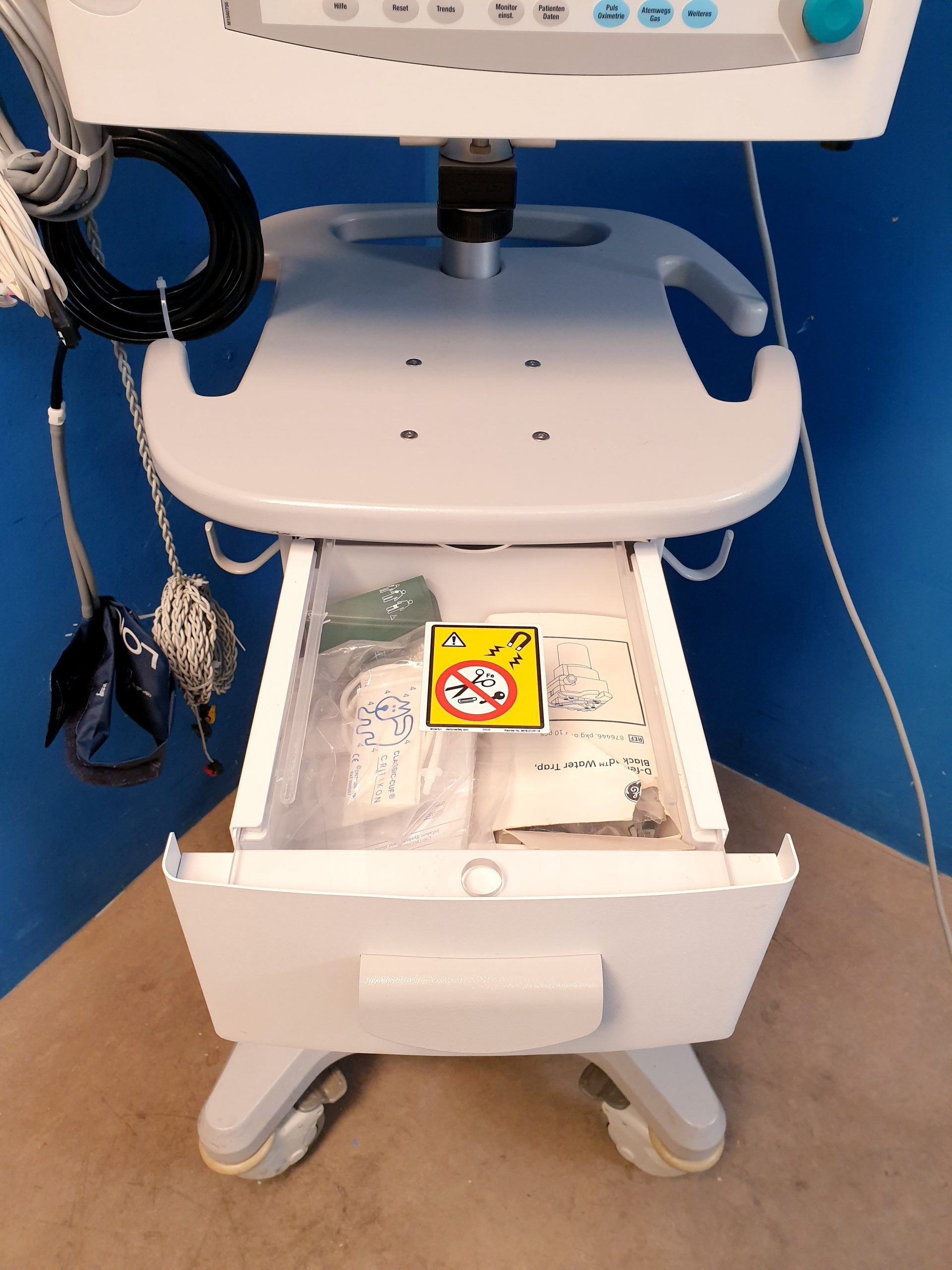 Datex GE N-MRI2-01 MRI Überwachungsmonitor mit Zubehör thumbnail 17