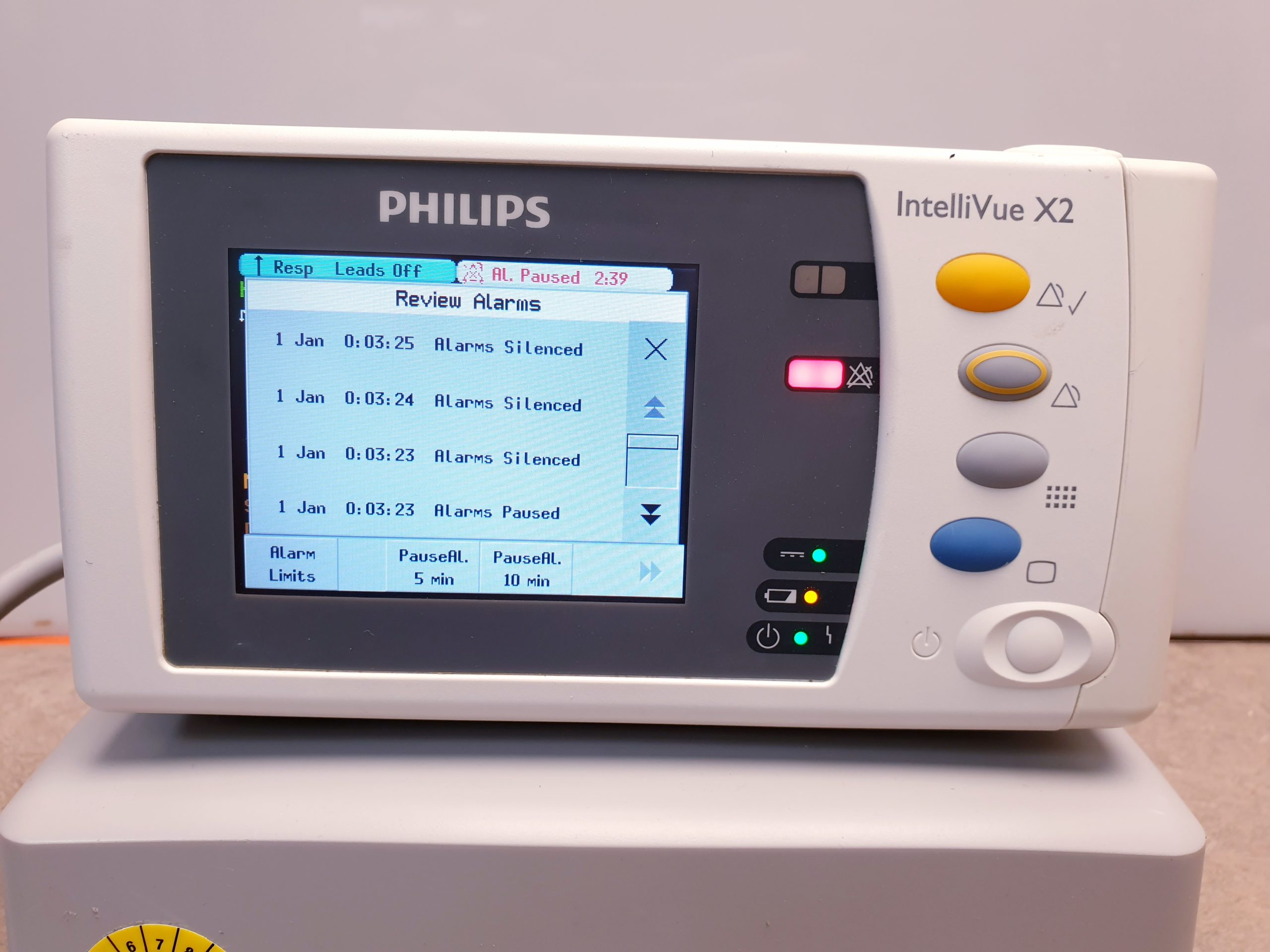 Philips IntelliVue X2 Vital Sign Monitor + 865122 M8023A Ladegerät + Kabel thumbnail 13