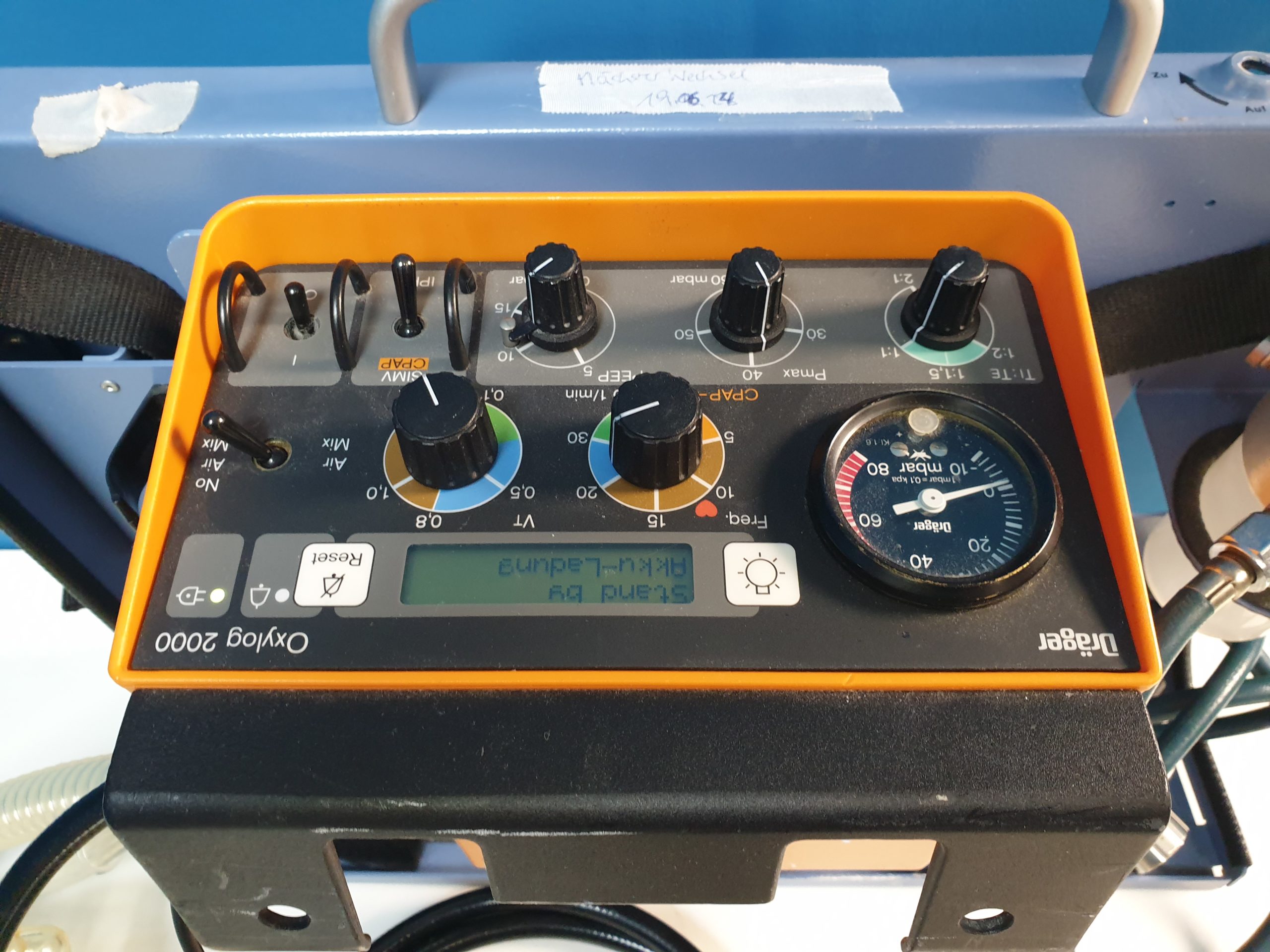 Dräger Draeger Oxylog 2000 mit Traggestellt ,Beatmungsgerät thumbnail 2