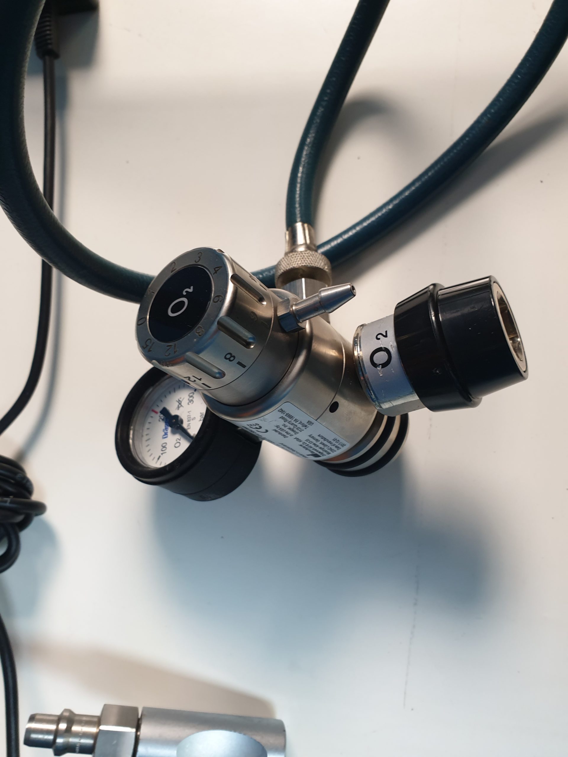 Dräger Draeger Oxylog 2000 mit Traggestellt ,Beatmungsgerät thumbnail 5