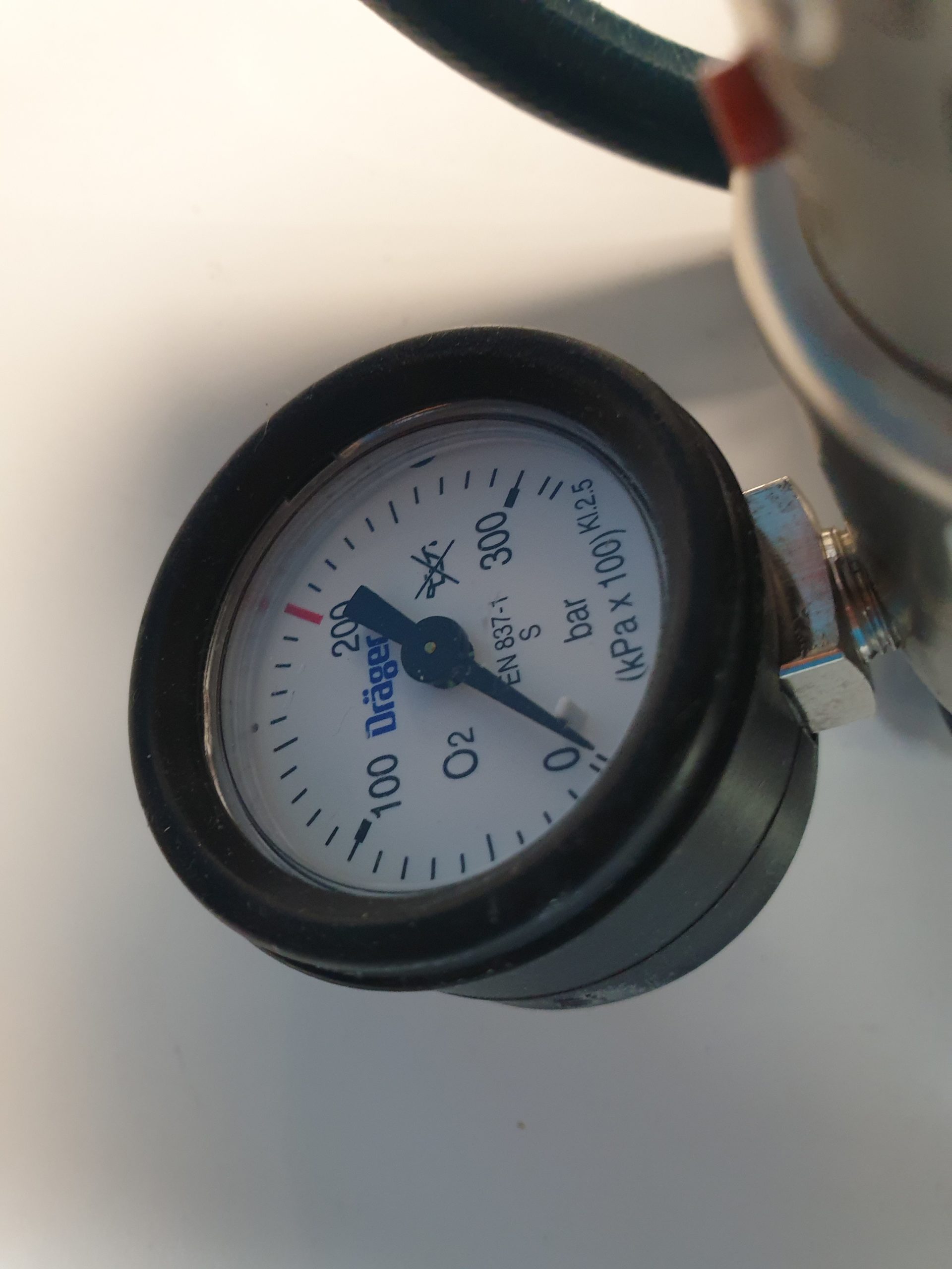 Dräger Draeger Oxylog 2000 mit Traggestellt ,Beatmungsgerät thumbnail 6