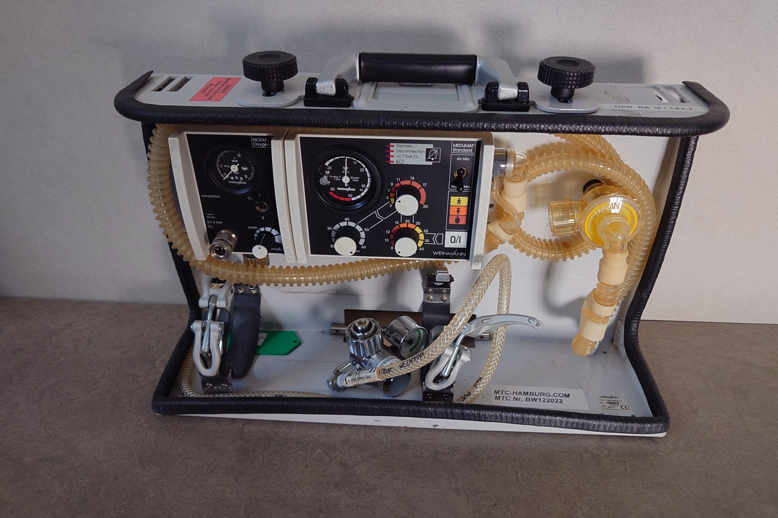 Weimann Medumat Standard + Oxygen Modul Beatmungsgerät – Notfallbeatung — image 1 of 7