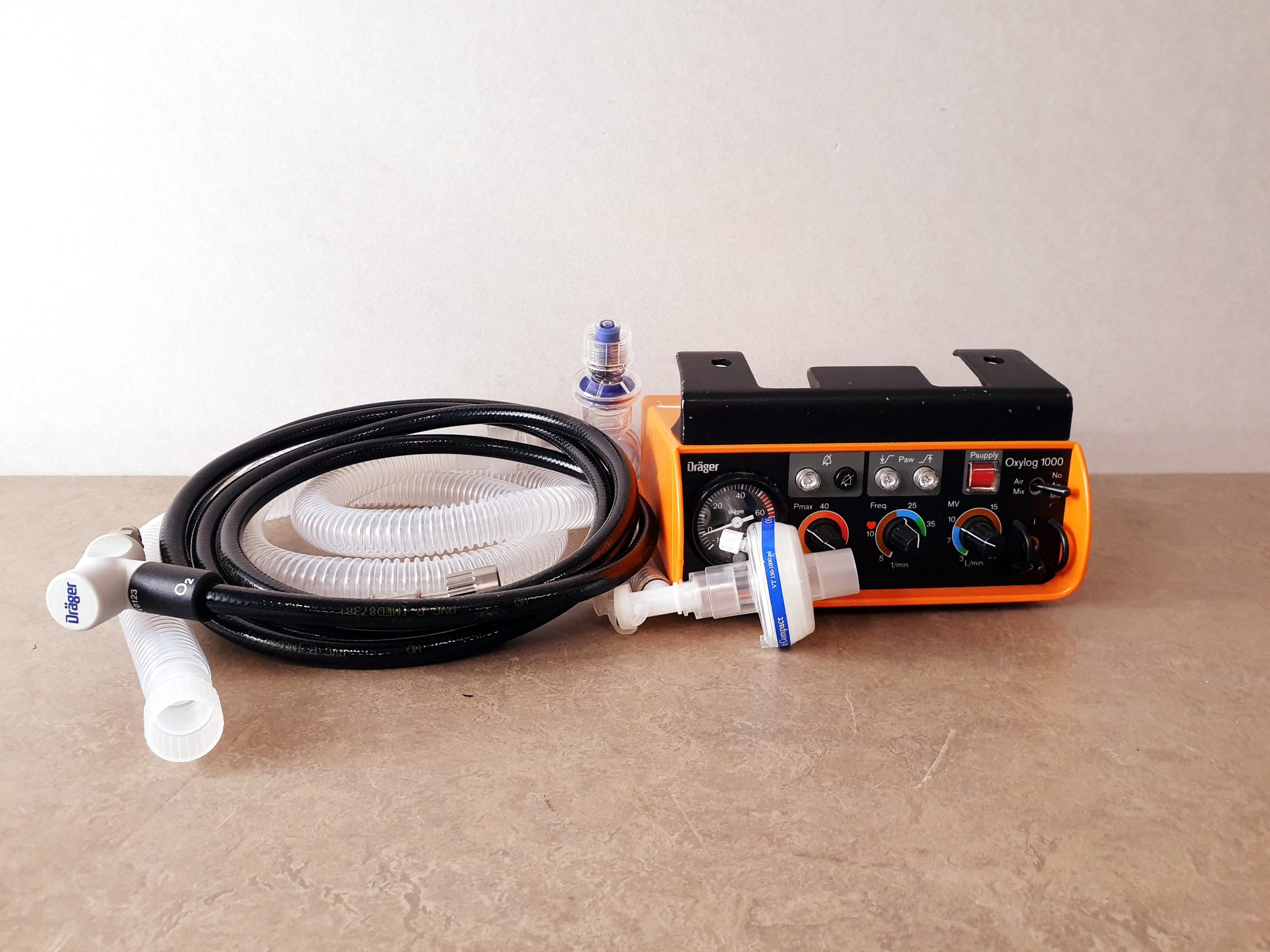 DRAGER – Draeger – Dräger Oxylog 1000 — image 1 of 12