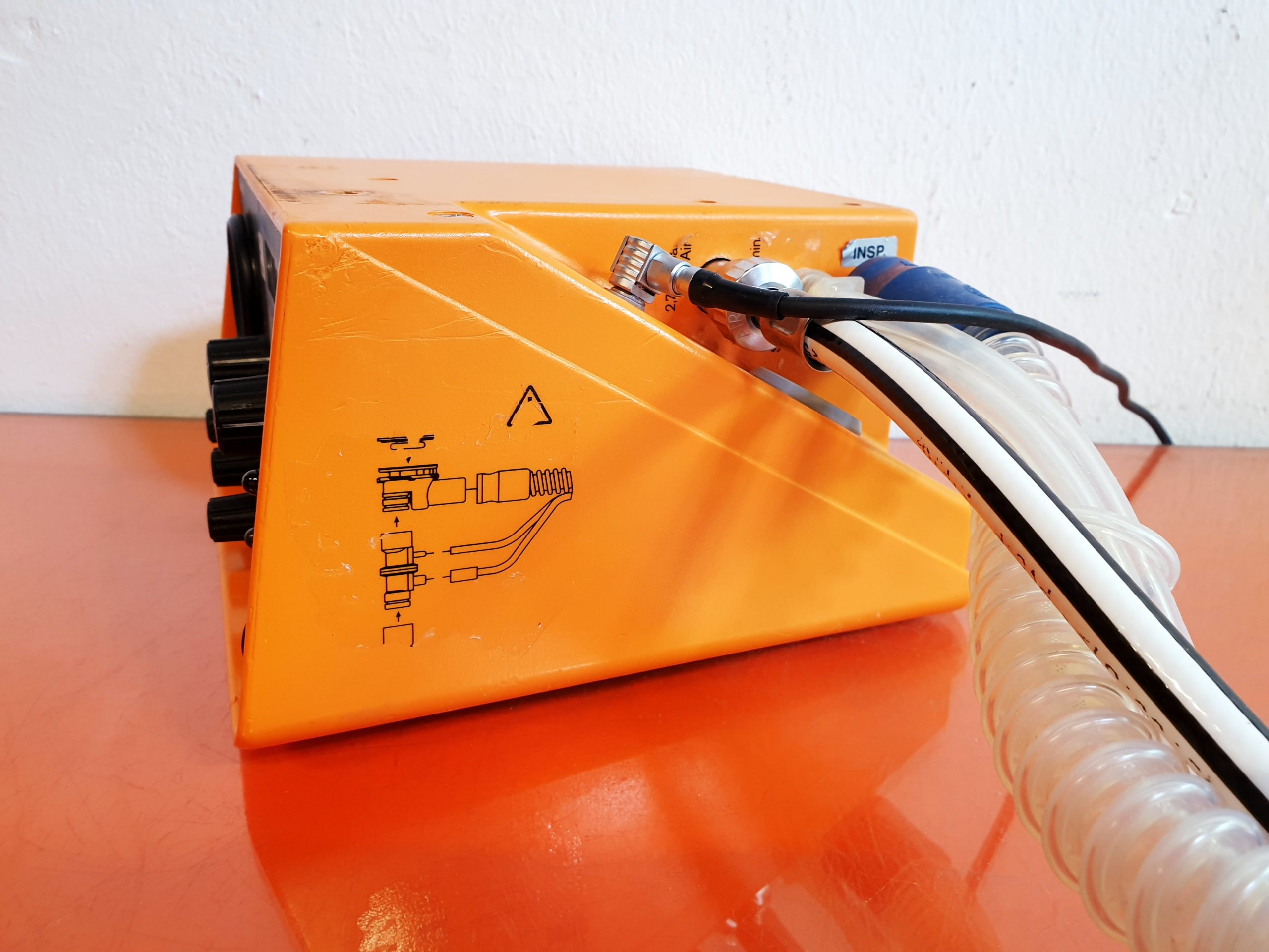 Dräger / Draeger Oxylog 2000 Beatmungsgerät / Emergency Ventilator mit Beatmungsschlauch thumbnail 3
