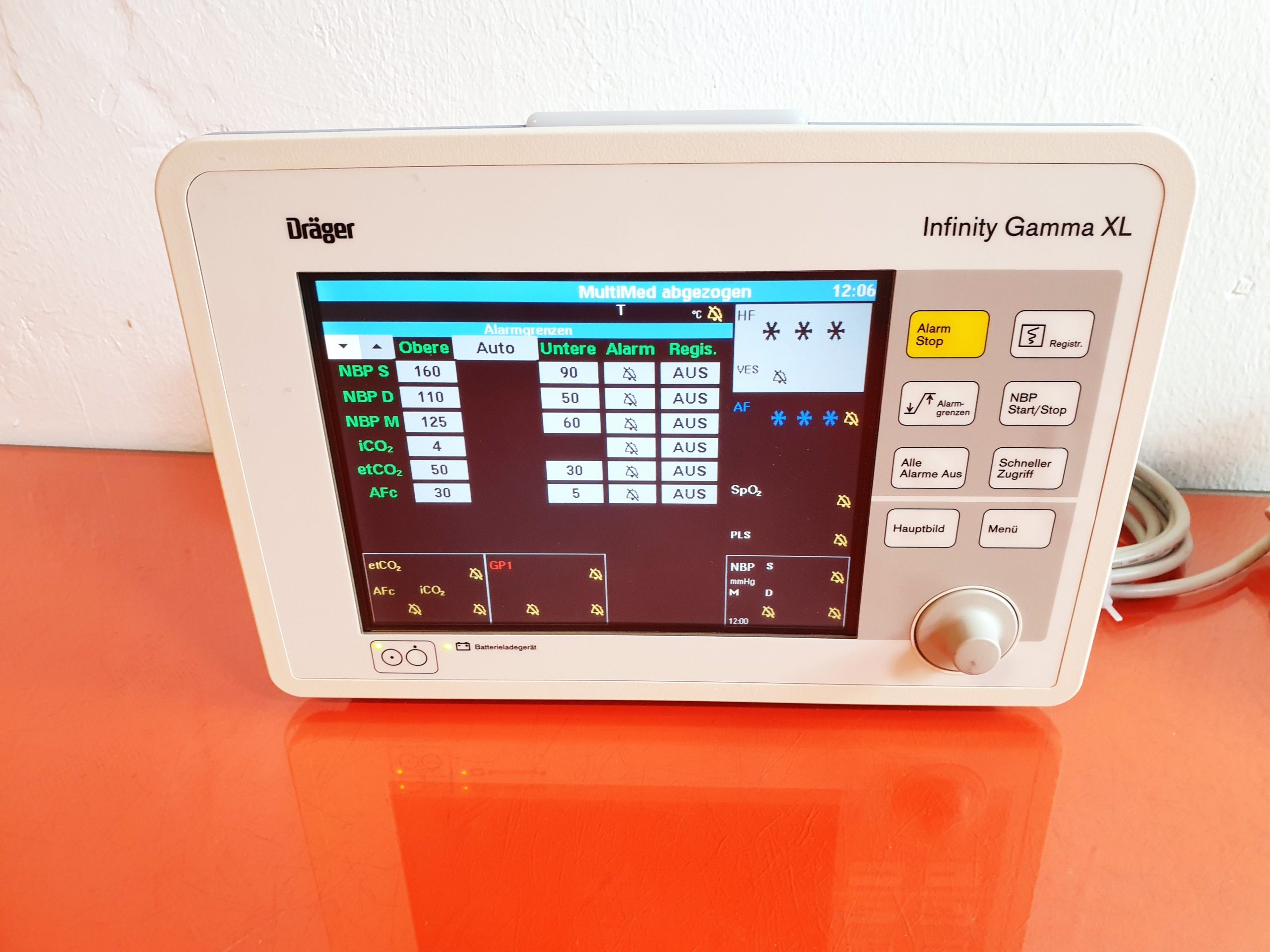 Dräger Infinity Gamma XL mit Netzteil Patientenmonitor thumbnail 2