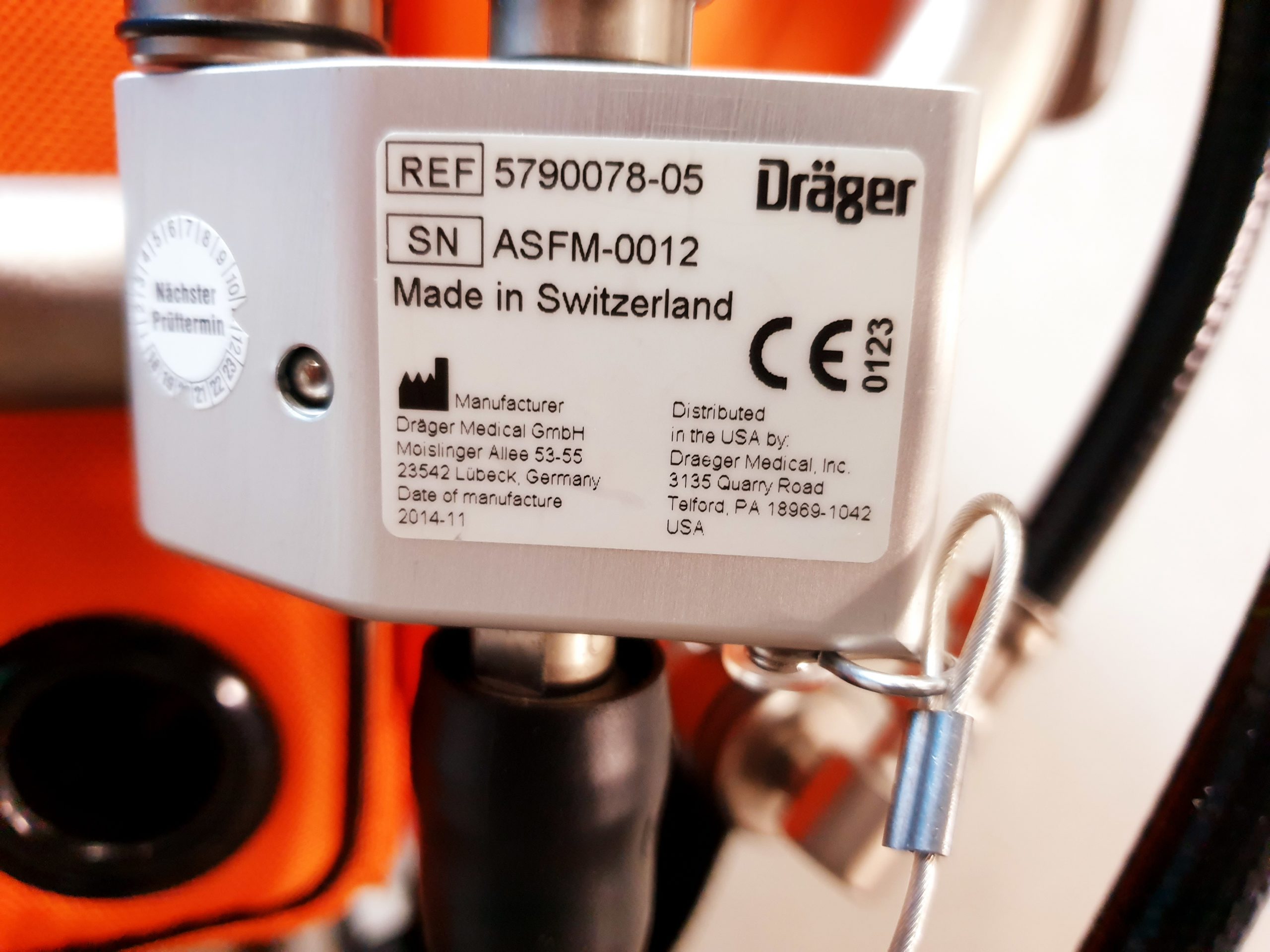 Dräger / Draeger Oxylog 1000 Beatmungsgerät / Emergency Ventilator KFZ-Halterung + Trageplatte + Flasche thumbnail 2