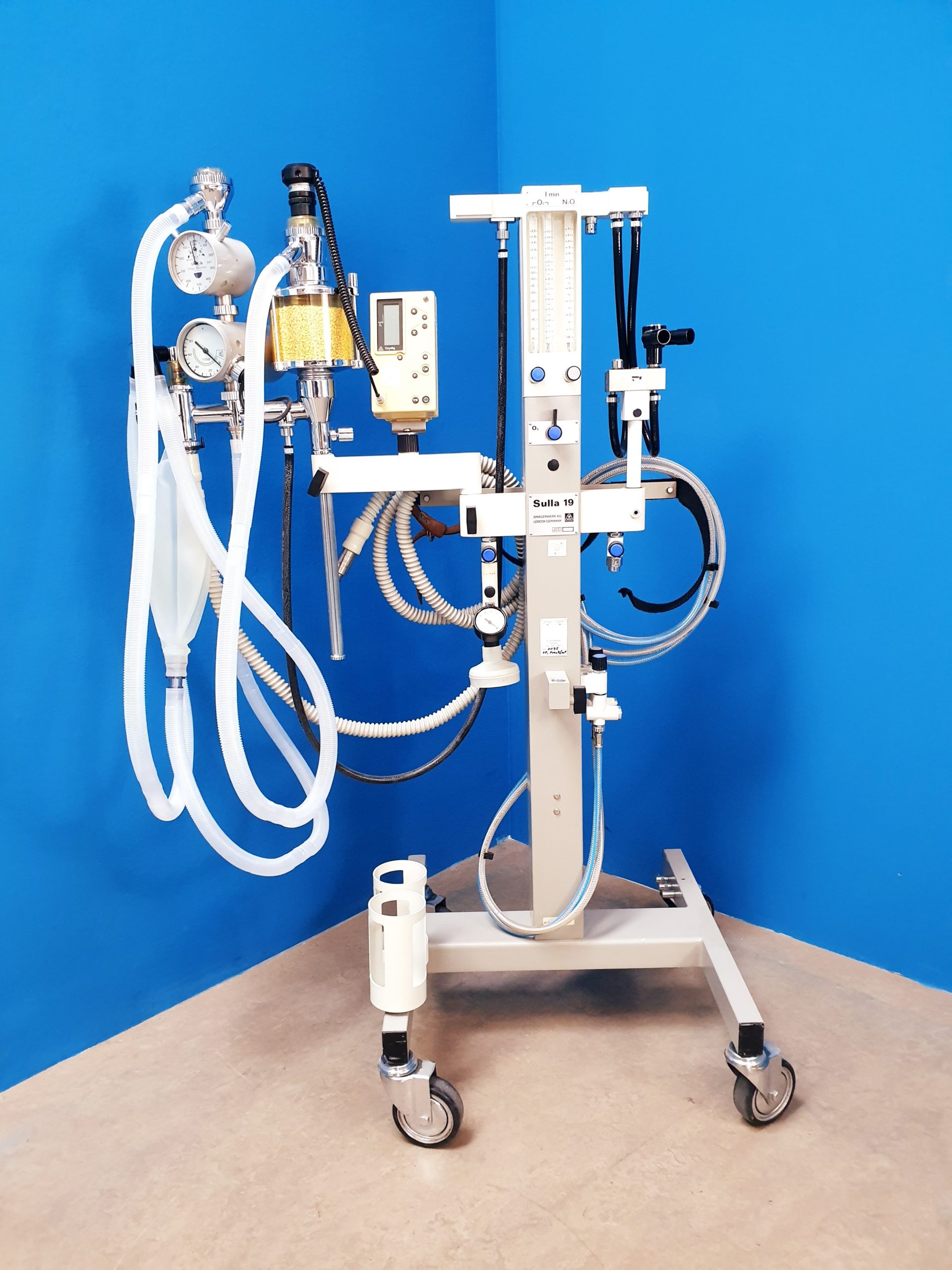Dräger // Drager Sulla 19 fahrbares Narkosegerät mit Oxydig – Kreissystem – Volumeter – Barolog …. — image 1 of 7