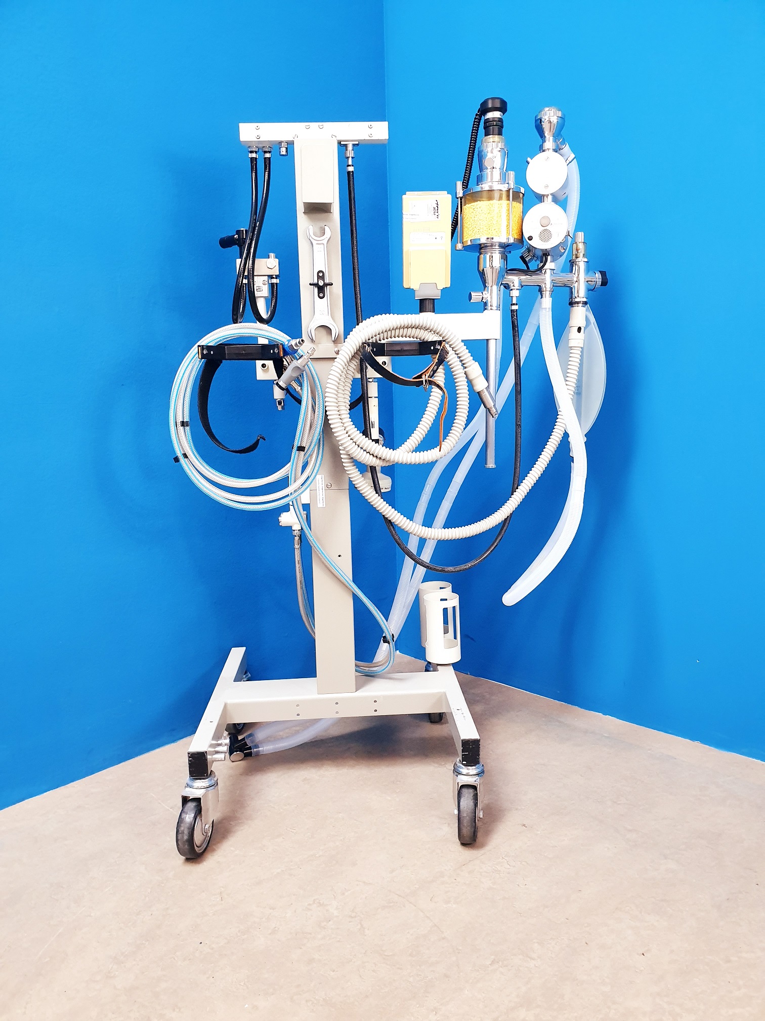 Dräger // Drager Sulla 19 fahrbares Narkosegerät mit Oxydig – Kreissystem – Volumeter – Barolog …. thumbnail 4