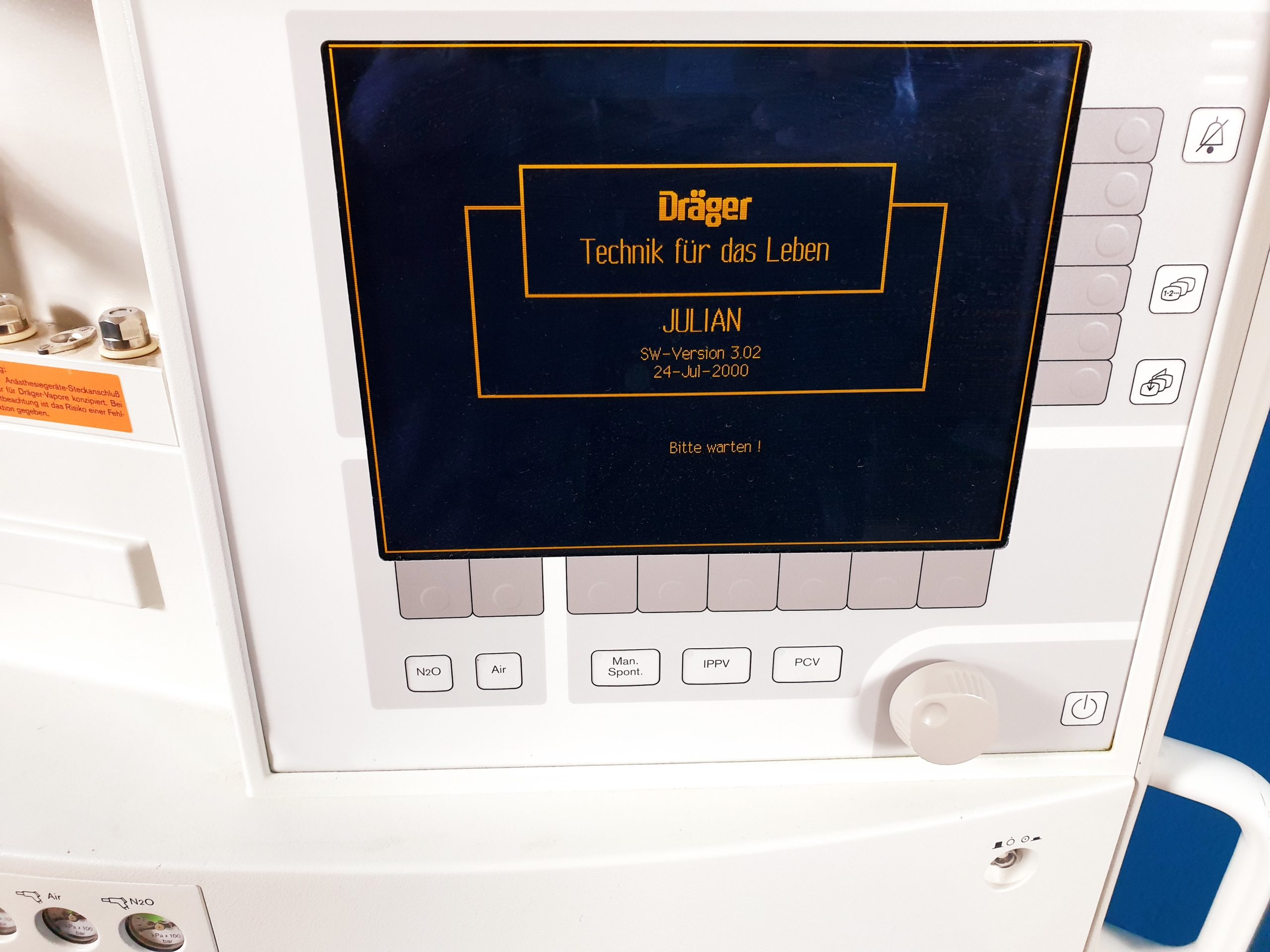 Dräger – Draeger Julian PLUS Narkosegerät Wandmontage thumbnail 3