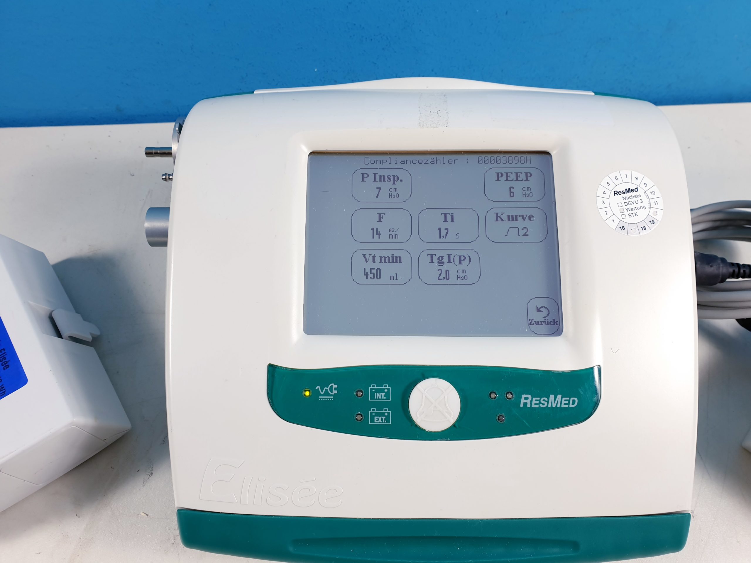 RESMED Elisée 150 Ventilator + Akku + Ladegerät — image 1 of 4