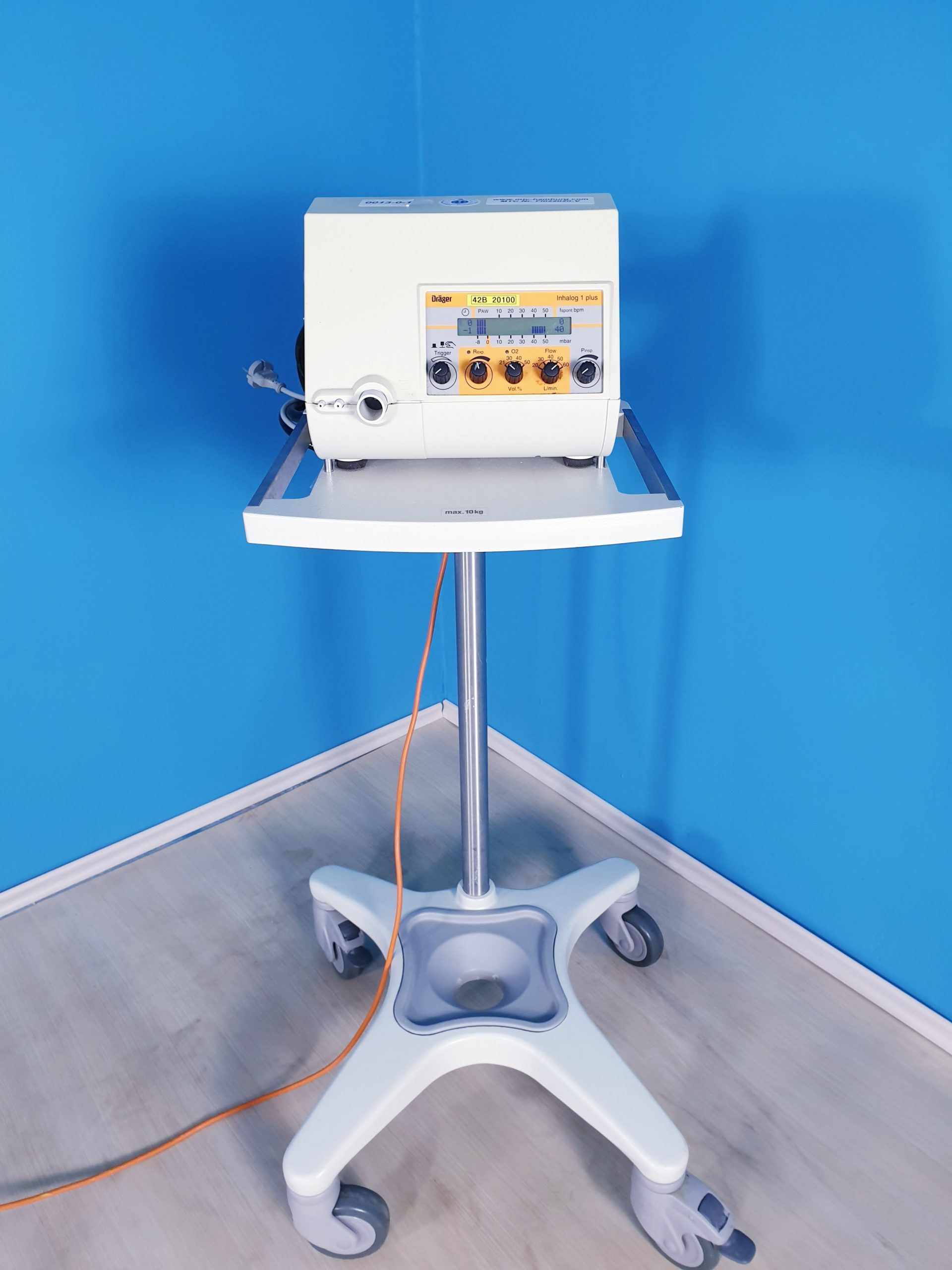 Dräger // Draeger Inhalog 1 plus Inhaliergerät Inhalator Beatmungsgerät fahrbar — image 1 of 7