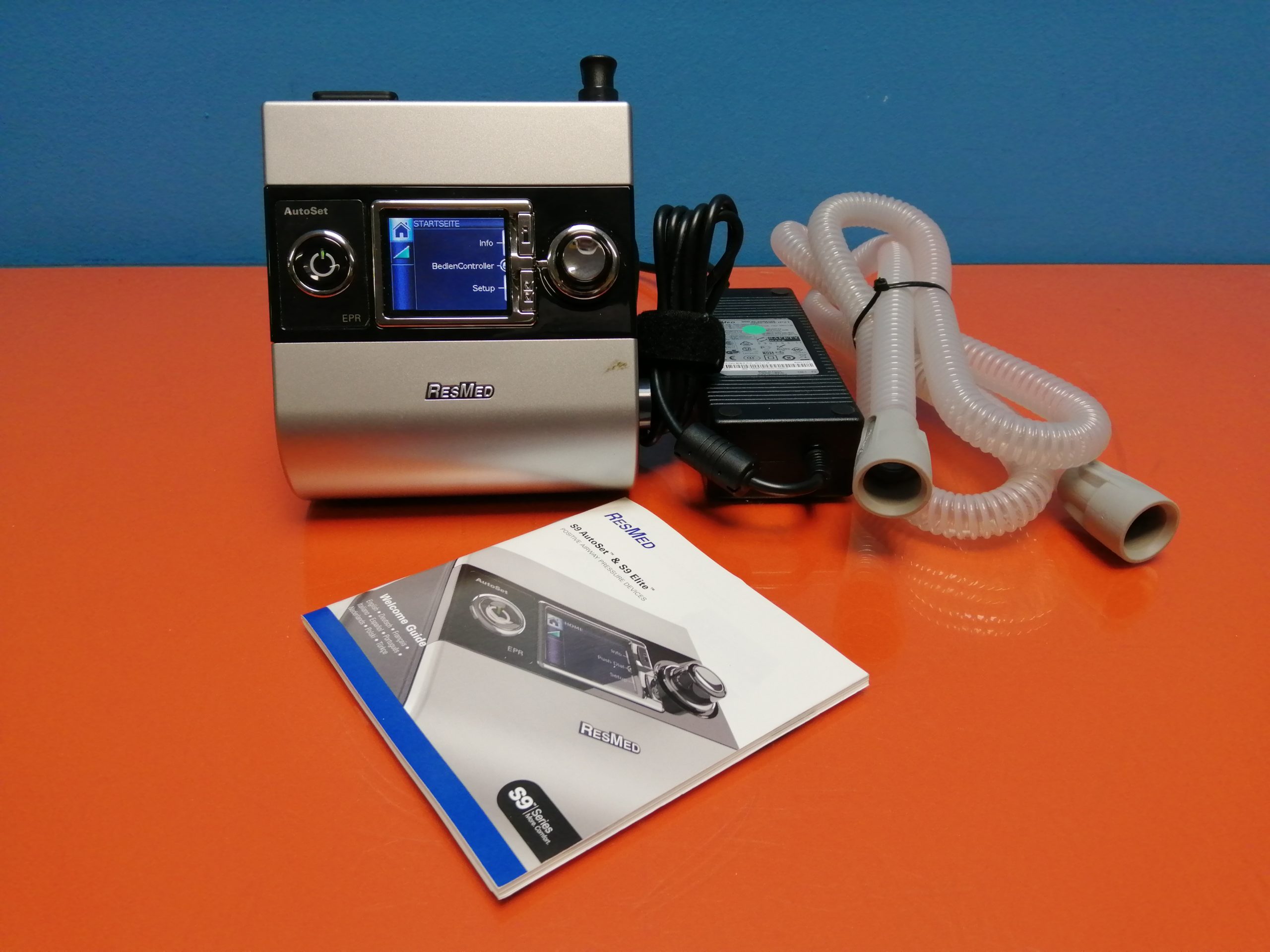 Resmed S9 Series Ripap- und Bipap-Beatmungsgeräte bei Schlafapnoe – — image 1 of 2