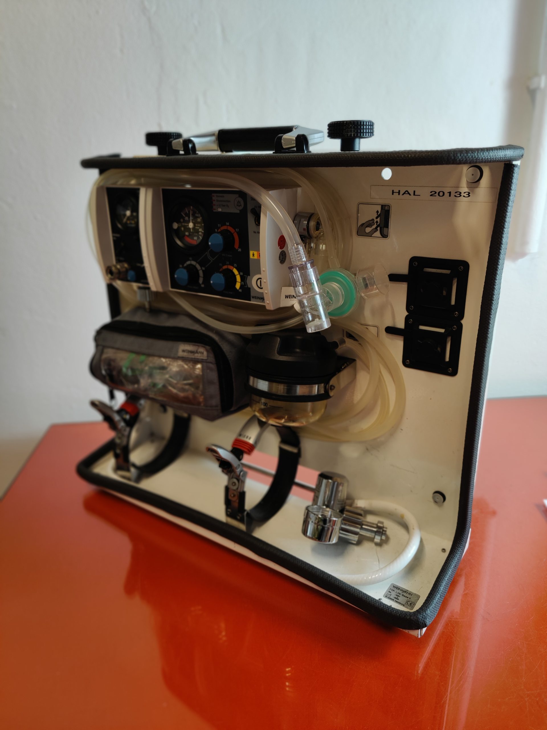 Weinmann Medumat Standard & Modul Oxygen Combi Modul Beatmungsgerät Notfallbeatmungsgerät thumbnail 2