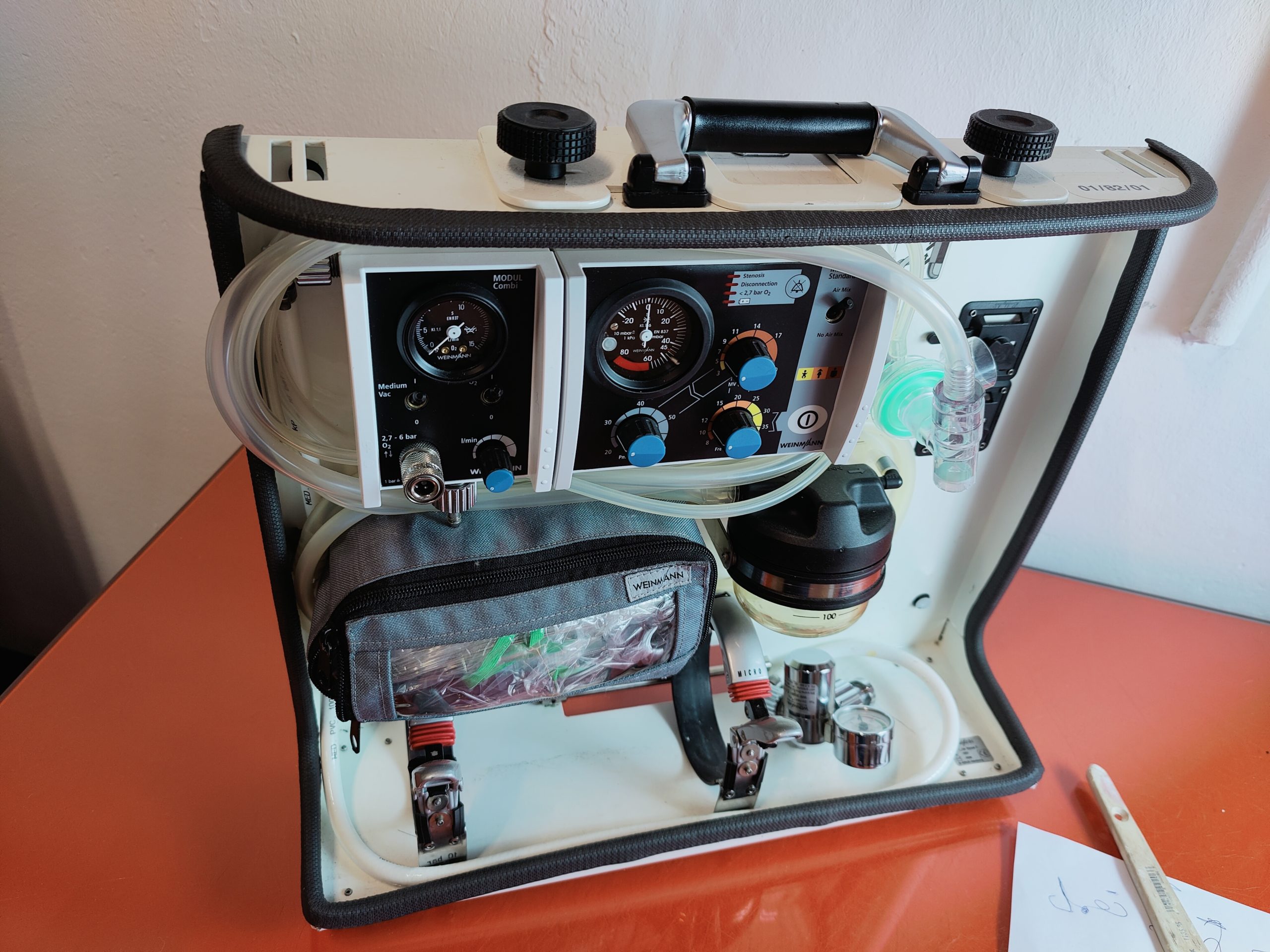 Weinmann Medumat Standard & Modul Oxygen Combi Modul Beatmungsgerät Notfallbeatmungsgerät thumbnail 10