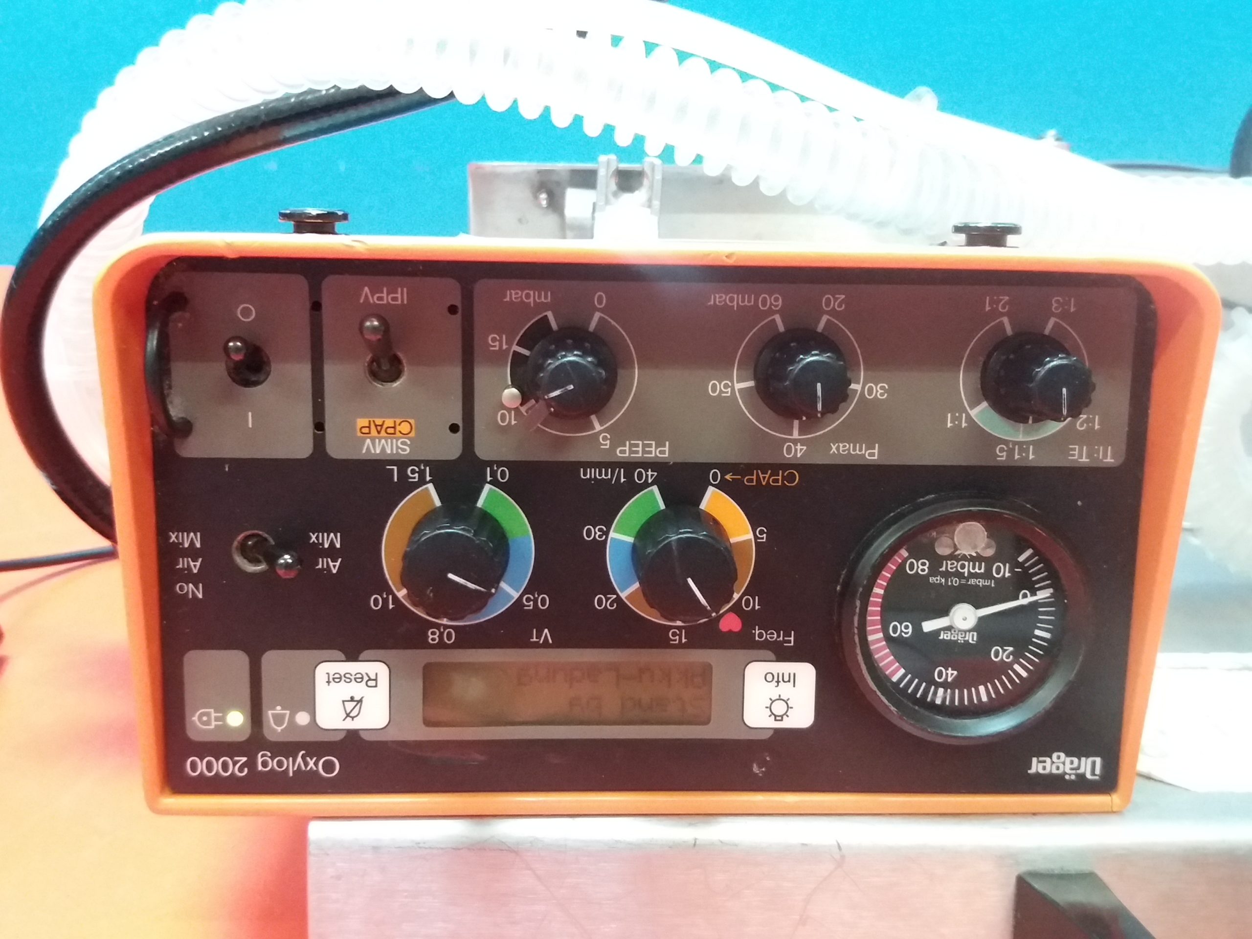 Dräger // Draeger Oxylog 2000 Beatmungsgerät / Emergency Ventilator thumbnail 5