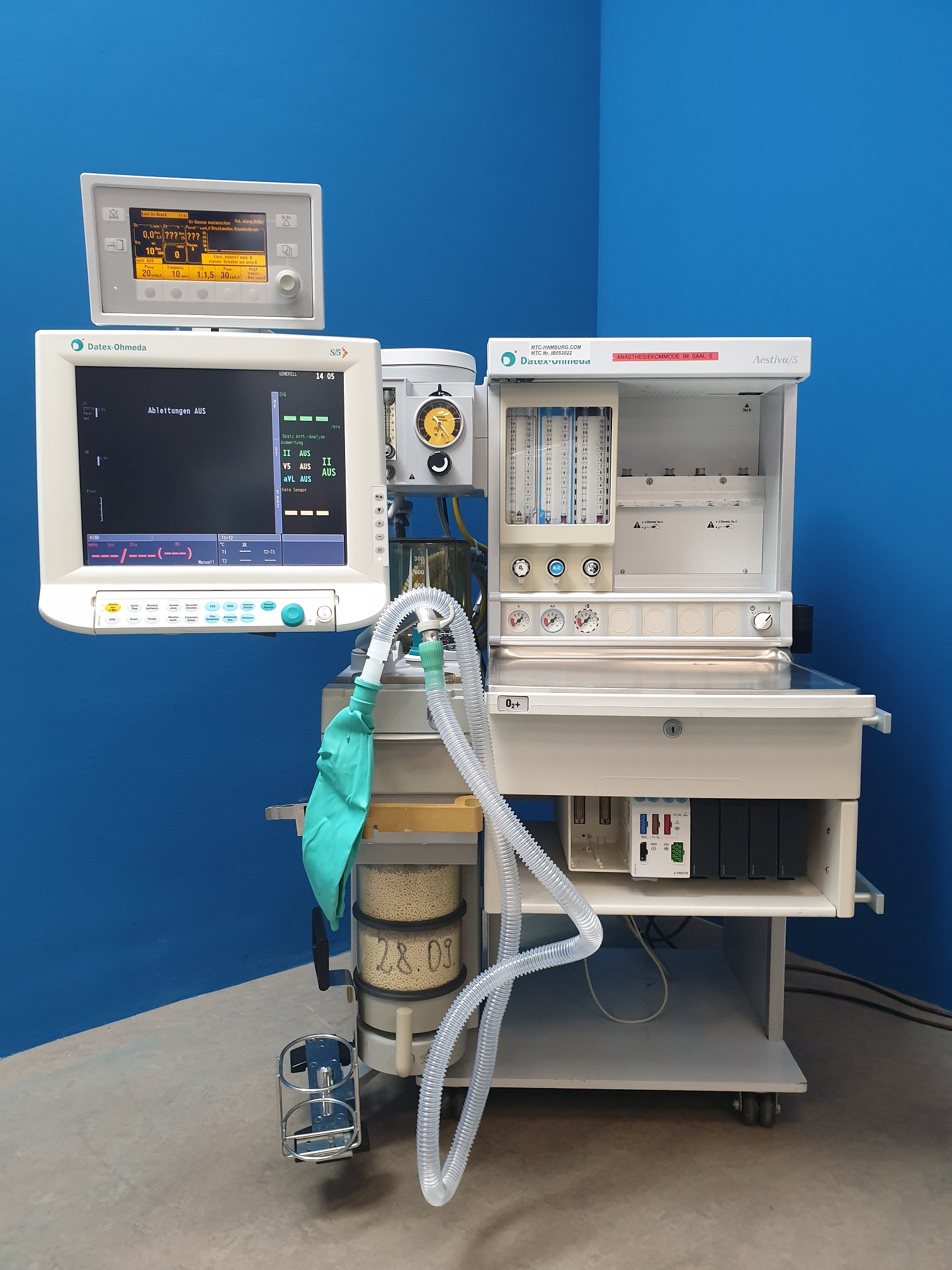 Datex Ohmeda Aestiva/5 // Aestiva 5 mit S5 Monitor und E-PRESTN Modul — image 1 of 7