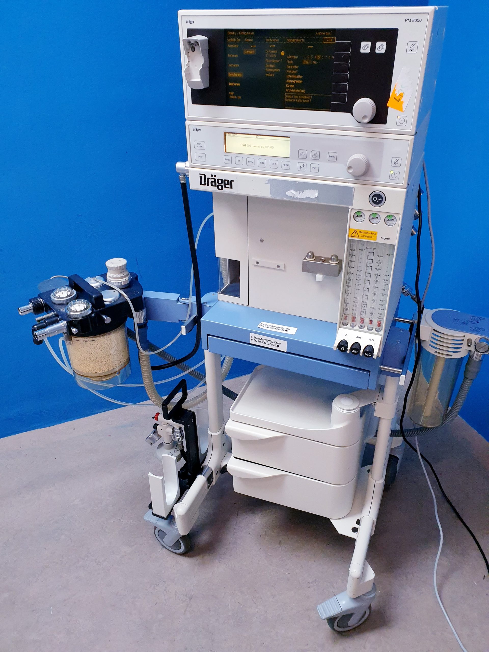 Dräger Fabius Narkosegerät mit PM 8050 Gasmonitor SW: 02.80 3 Gasig — image 1 of 10