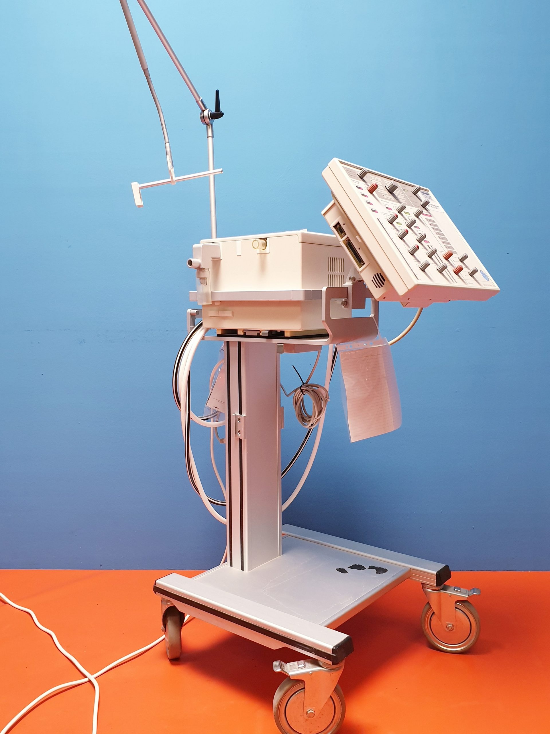 Siemens Servo Ventilator // Servoventilator 300 Beatmungsgerät — image 1 of 2