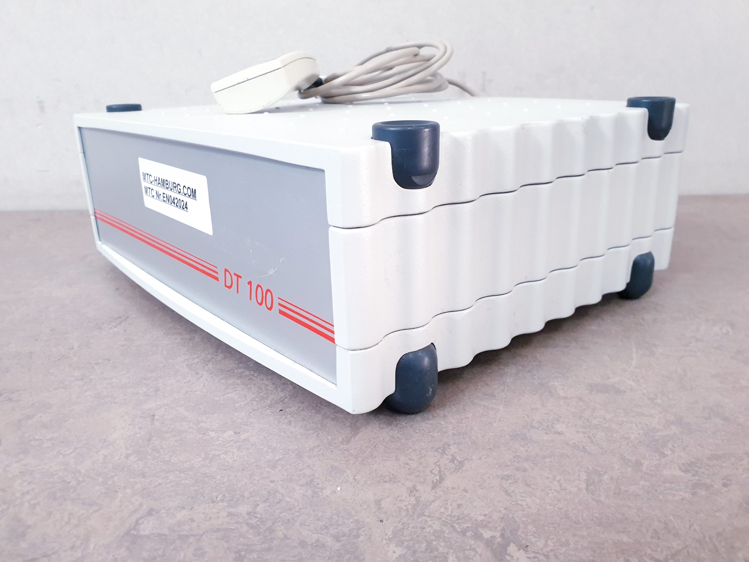 Strässle DT100 – Elektroden-Sauganlage — image 1 of 4