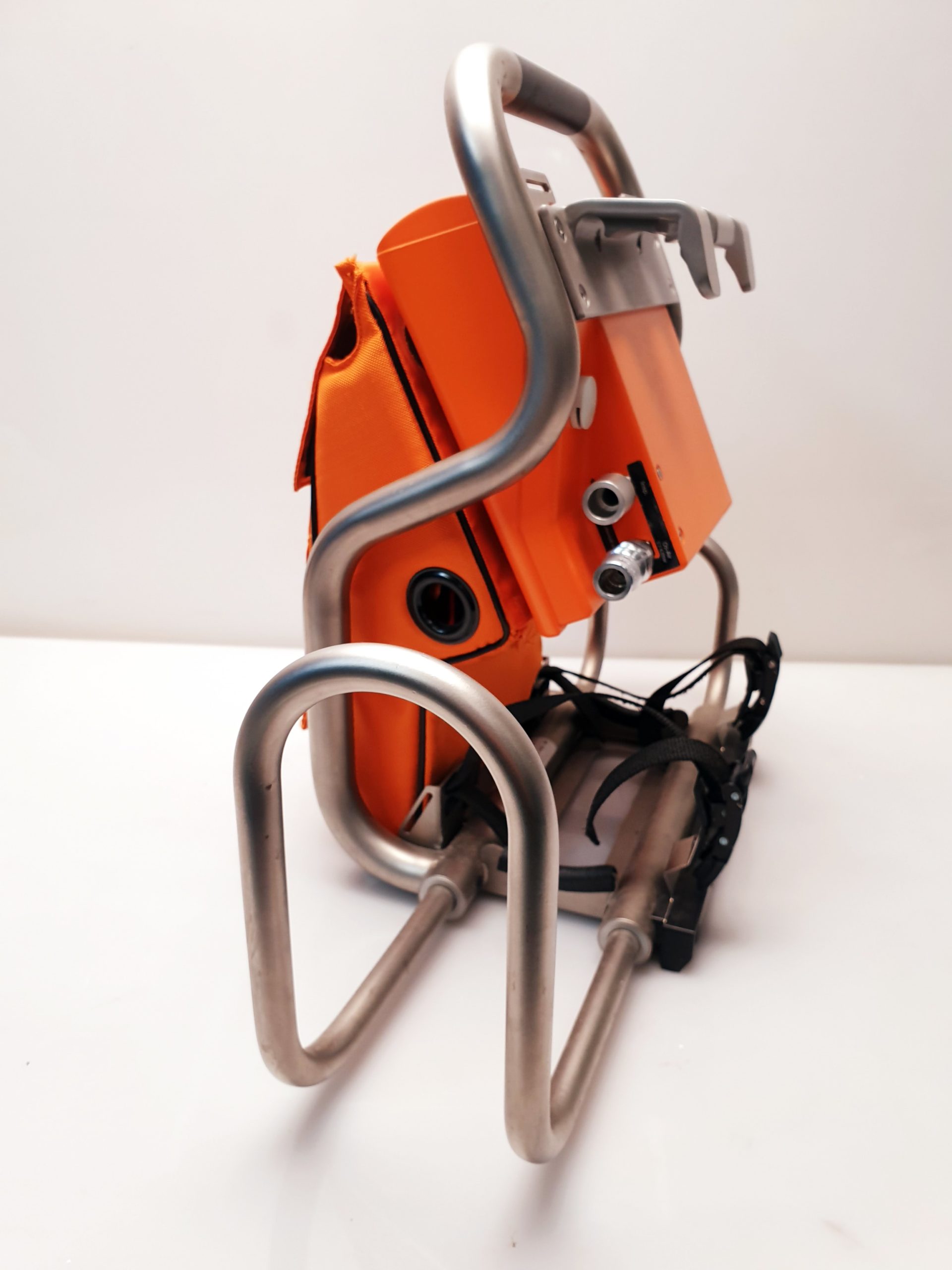 Dräger-Draeger Oxylog 1000 Notfallbeatmungsgerät mit Metall Halter thumbnail 9