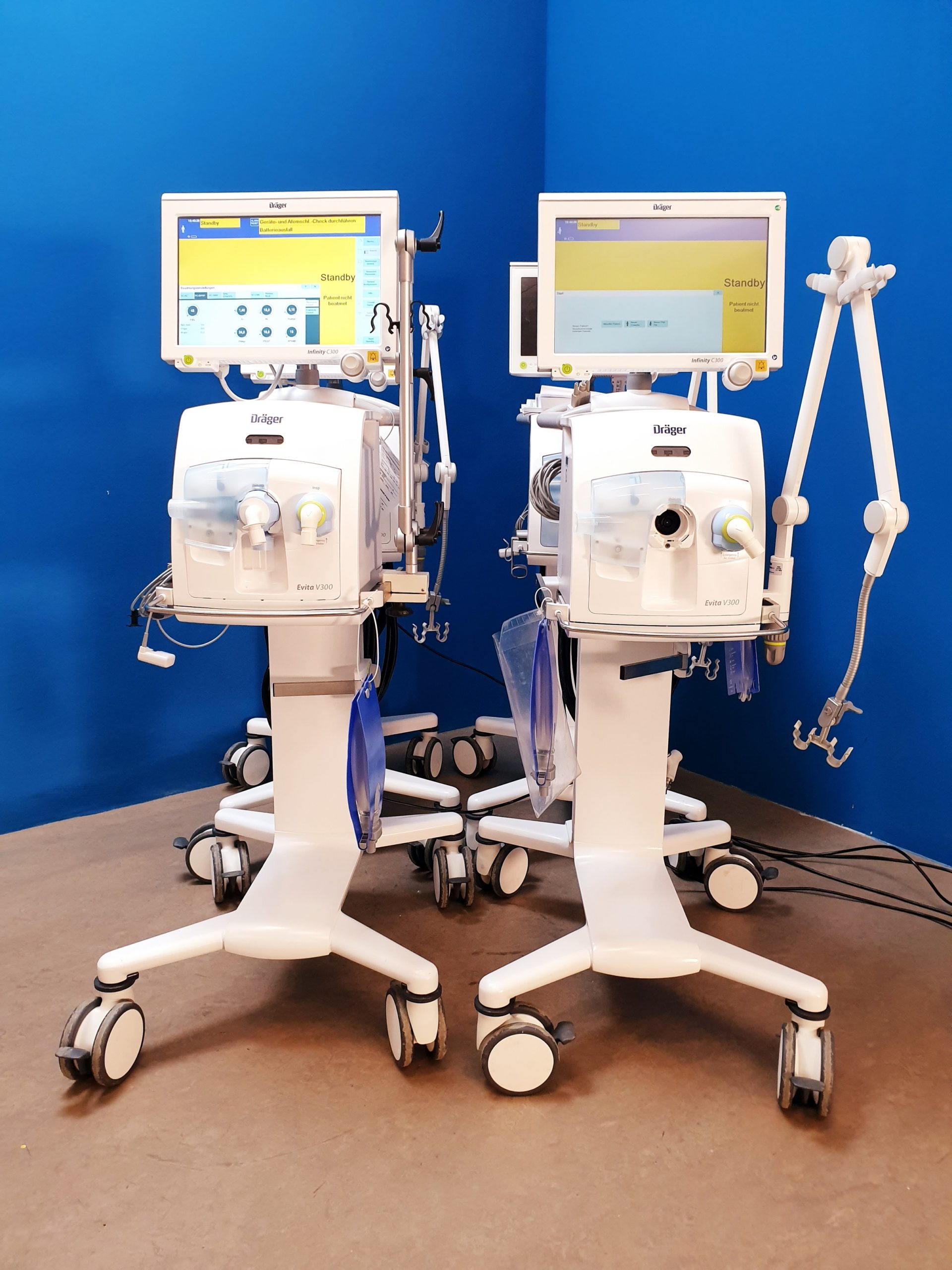 DRÄGER // Dräger Evita V300 // V 300 Beatmungsgeräte Frisch gewartet DOM 2017 — image 1 of 4