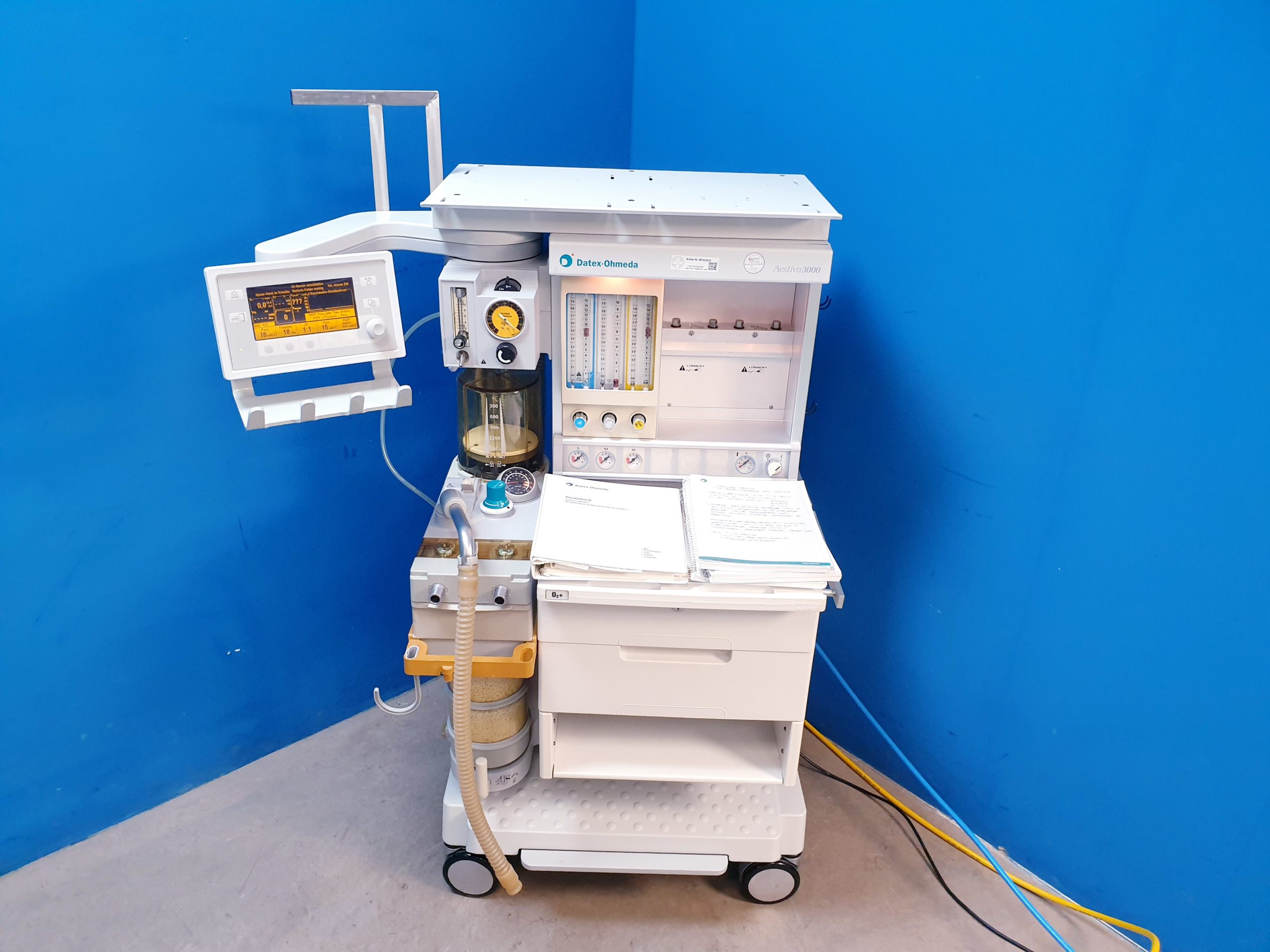 Datex Ohmeda Aestiva 3000 Anästhesiegerät Narkosegerät — image 1 of 11
