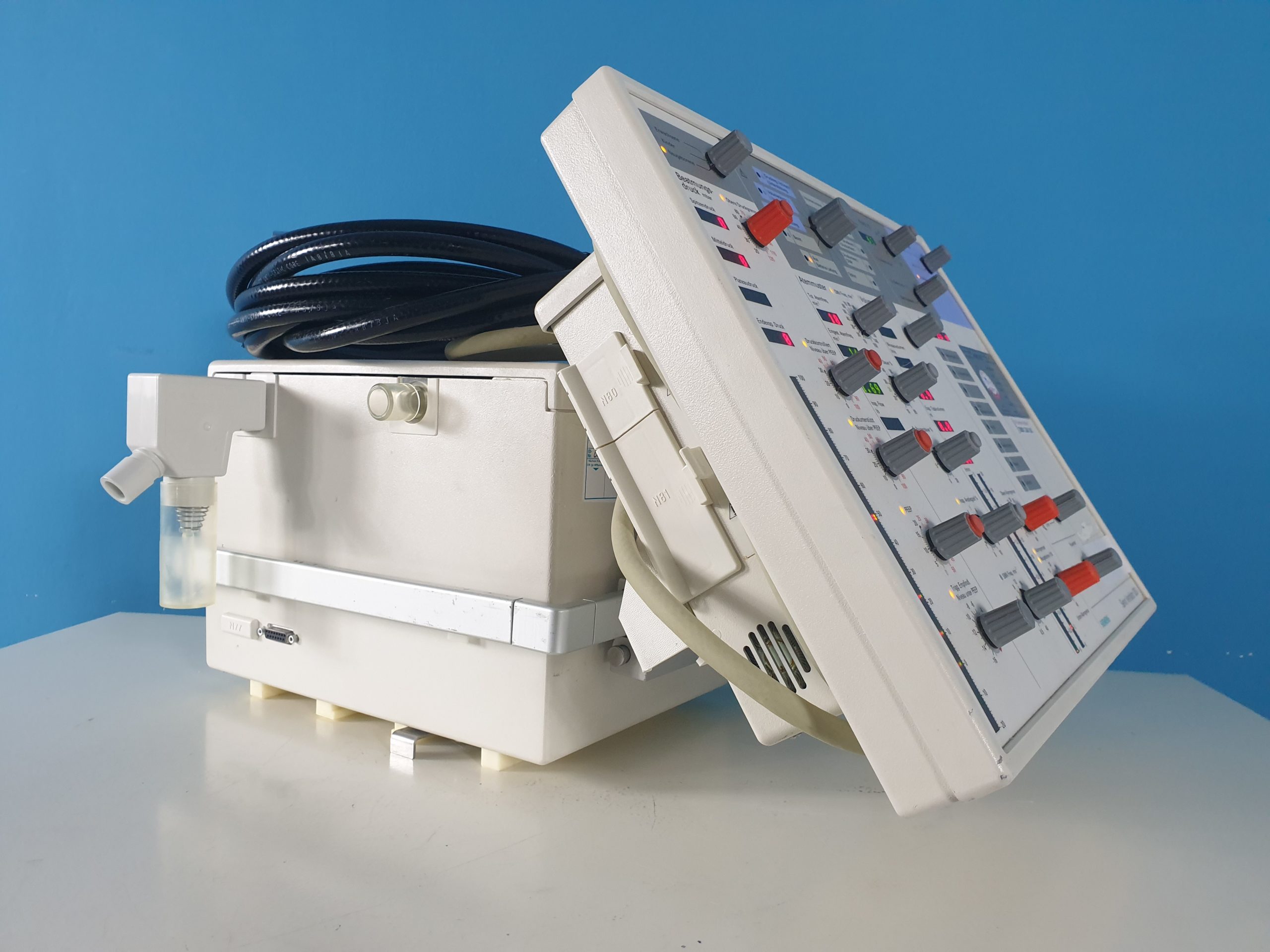 Siemens 300A // 300 A Servo Ventilator Beatmungsgerät — image 1 of 7