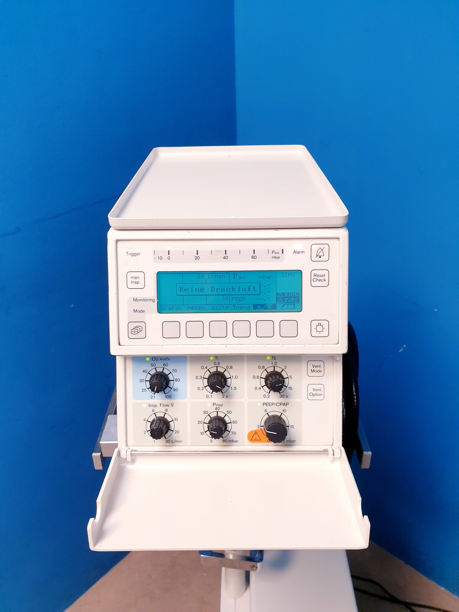 Dräger 8000 plus Beatmungsgerät Dräger Babylog+fahrbarem Stativ thumbnail 4