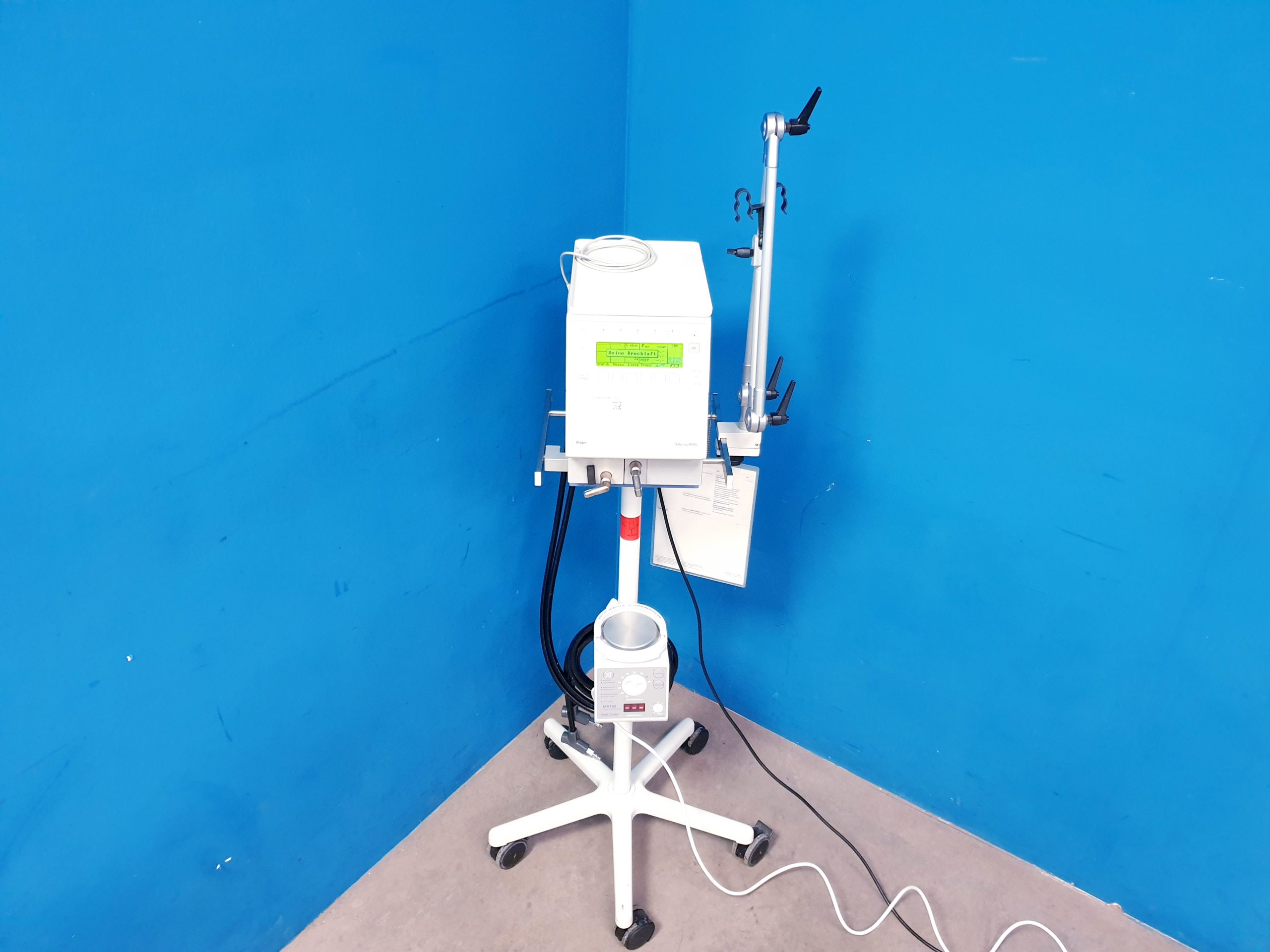 Dräger Draeger Babylog 8000 Plus – Beatmungsgerät — image 1 of 14