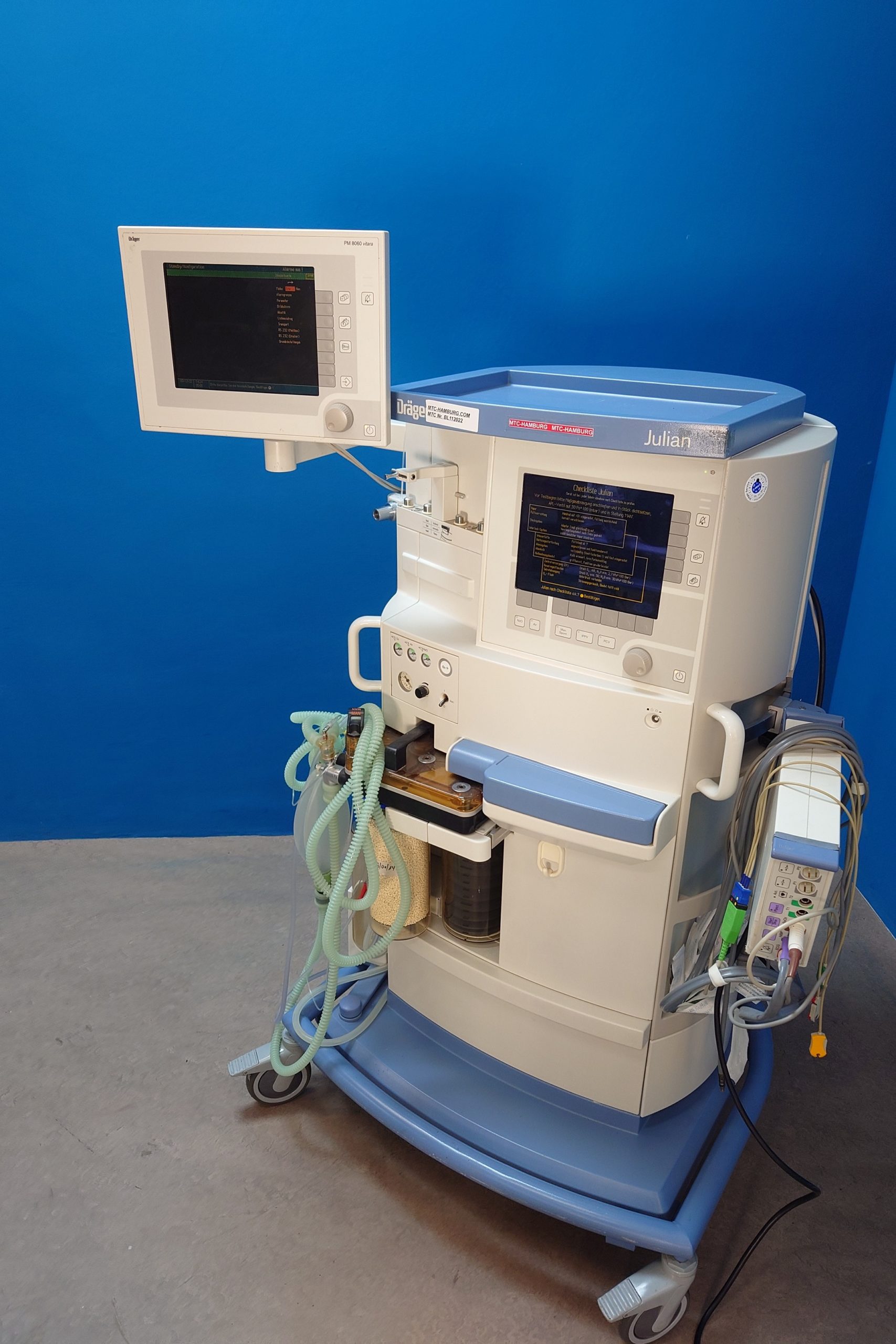 Dräger – Draeger Julian mit Pb8800 und PM8060 Vitara Überwachungsmonitor – Narkosegerät — image 1 of 6