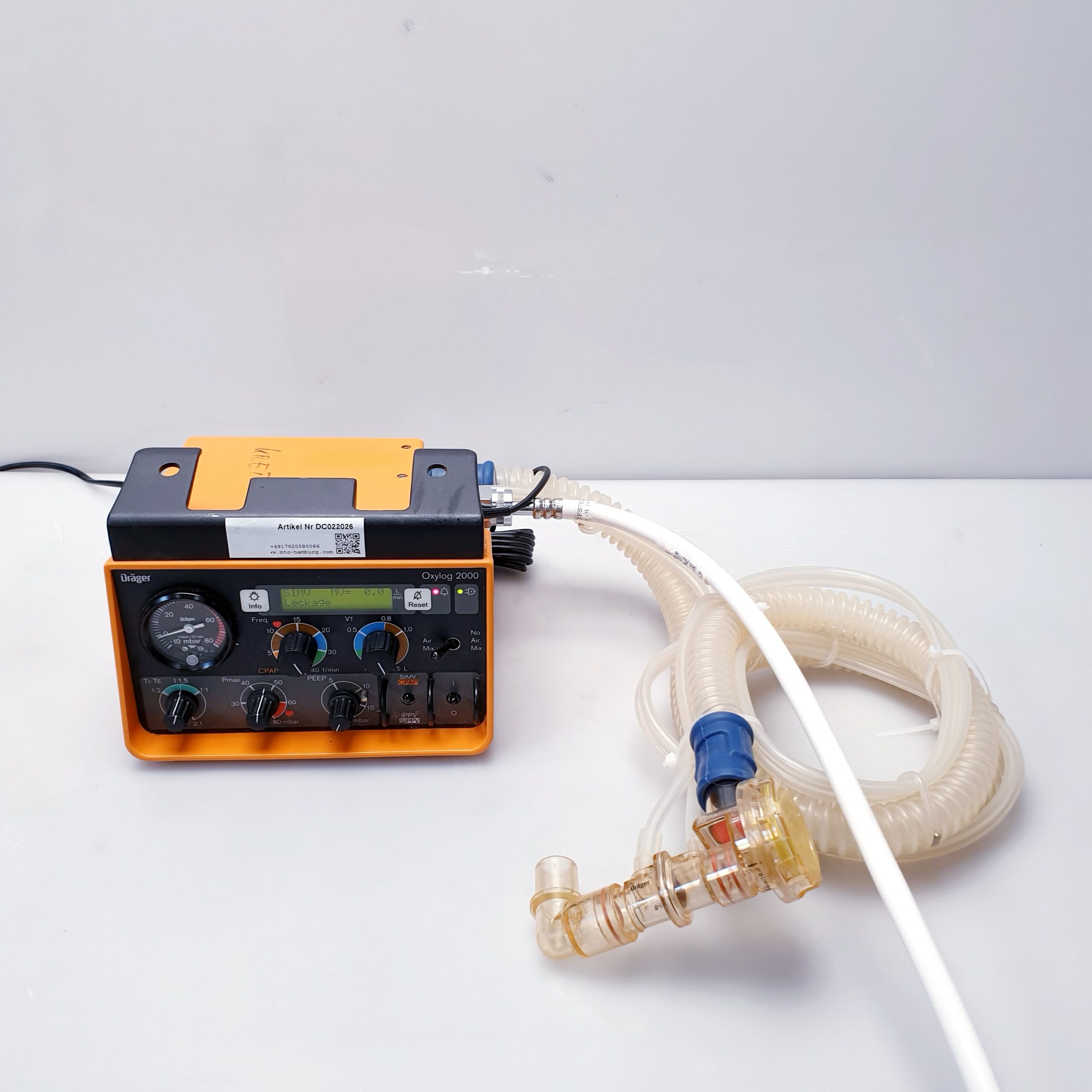 Dräger Oxylog 2000 Beatmungsgerät — image 1 of 8